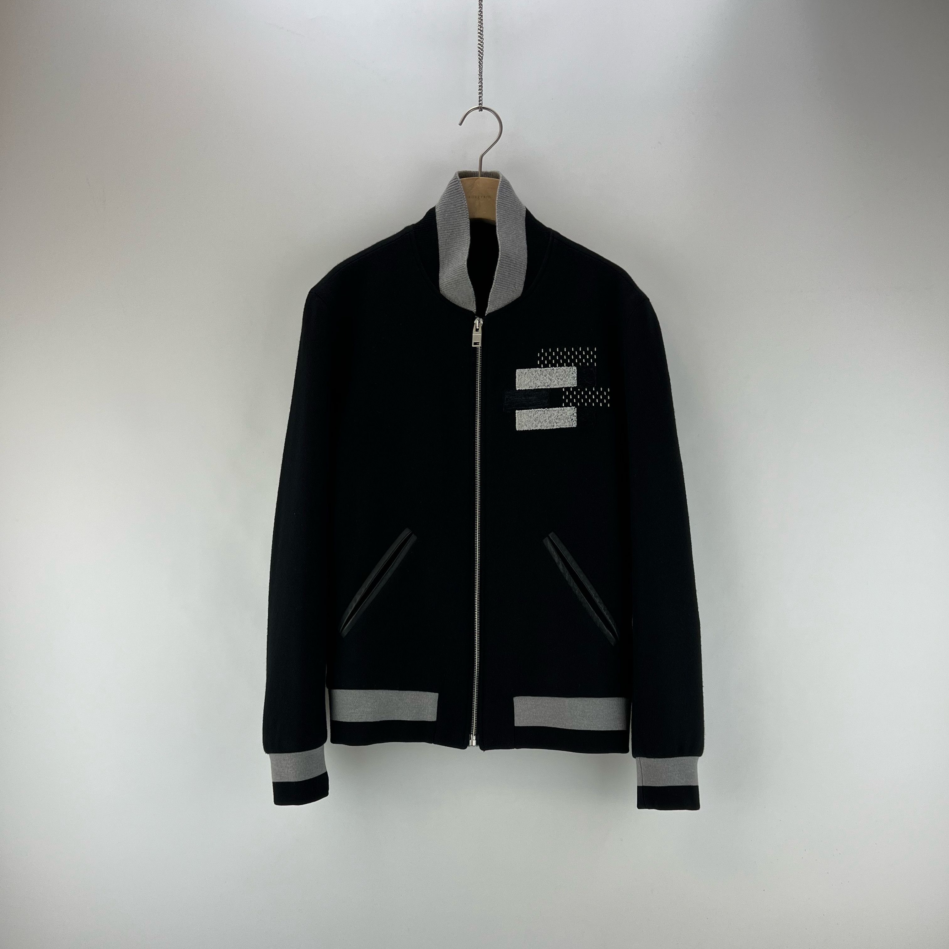 Balenciaga Balenciaga Wool Patch Bomber Jacket Size 46 Size US S / EU 44-46 / 1 - 2 Thumbnail