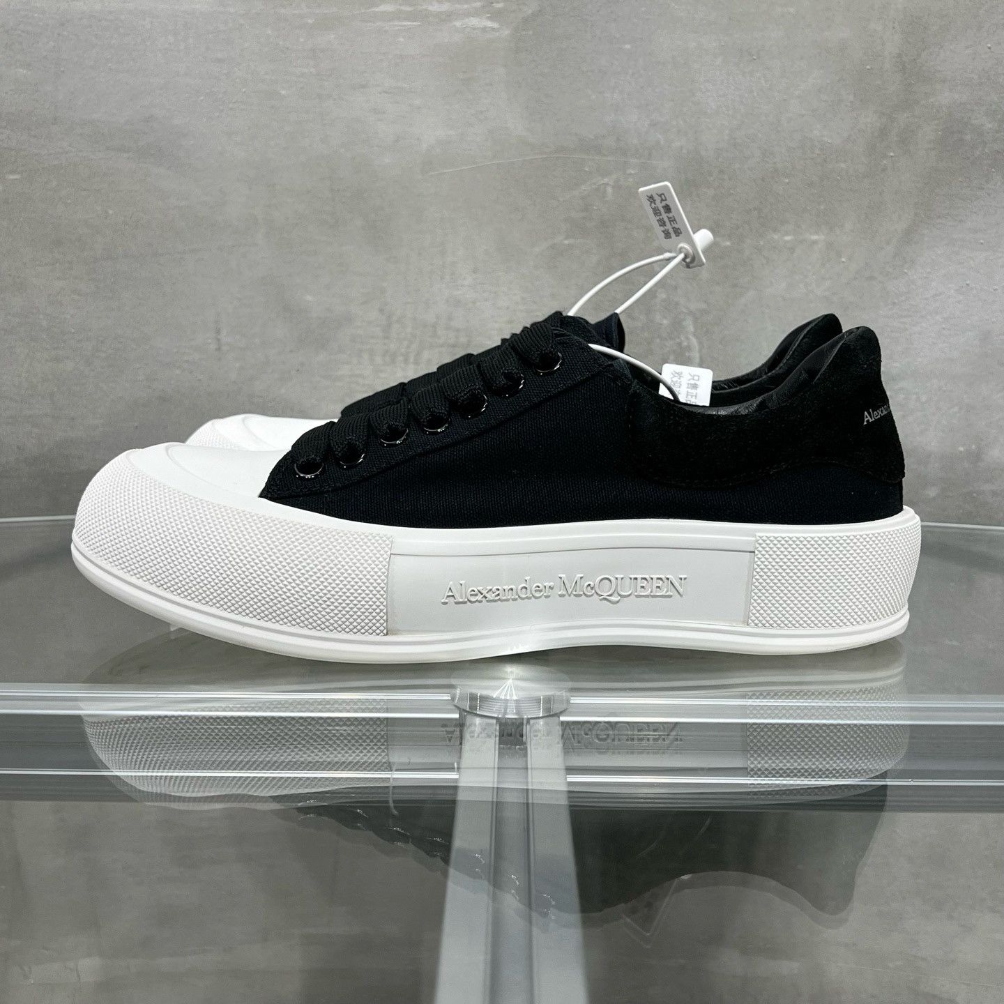 Alexander McQueen Alexander McQueen Canvas Logo Low-Top Sneakers 41 Size US 8 / EU 41 - 3 Thumbnail