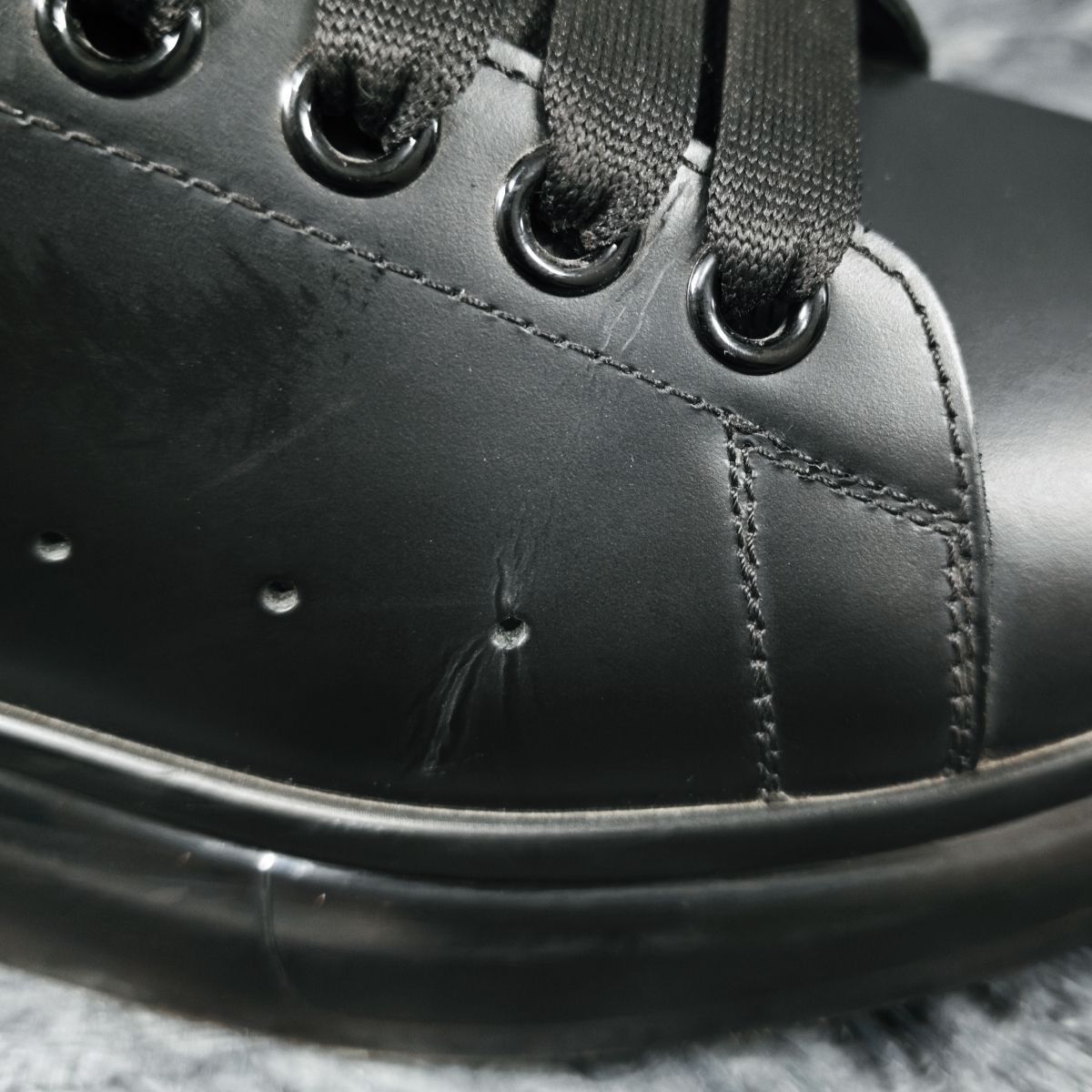 Alexander McQueen Alexander McQueen Black Oversized Sneakers 42 Size US 9 / EU 42 - 15 Thumbnail