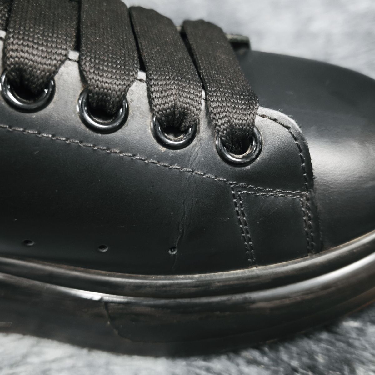 Alexander McQueen Alexander McQueen Black Oversized Sneakers 42 Size US 9 / EU 42 - 14 Thumbnail