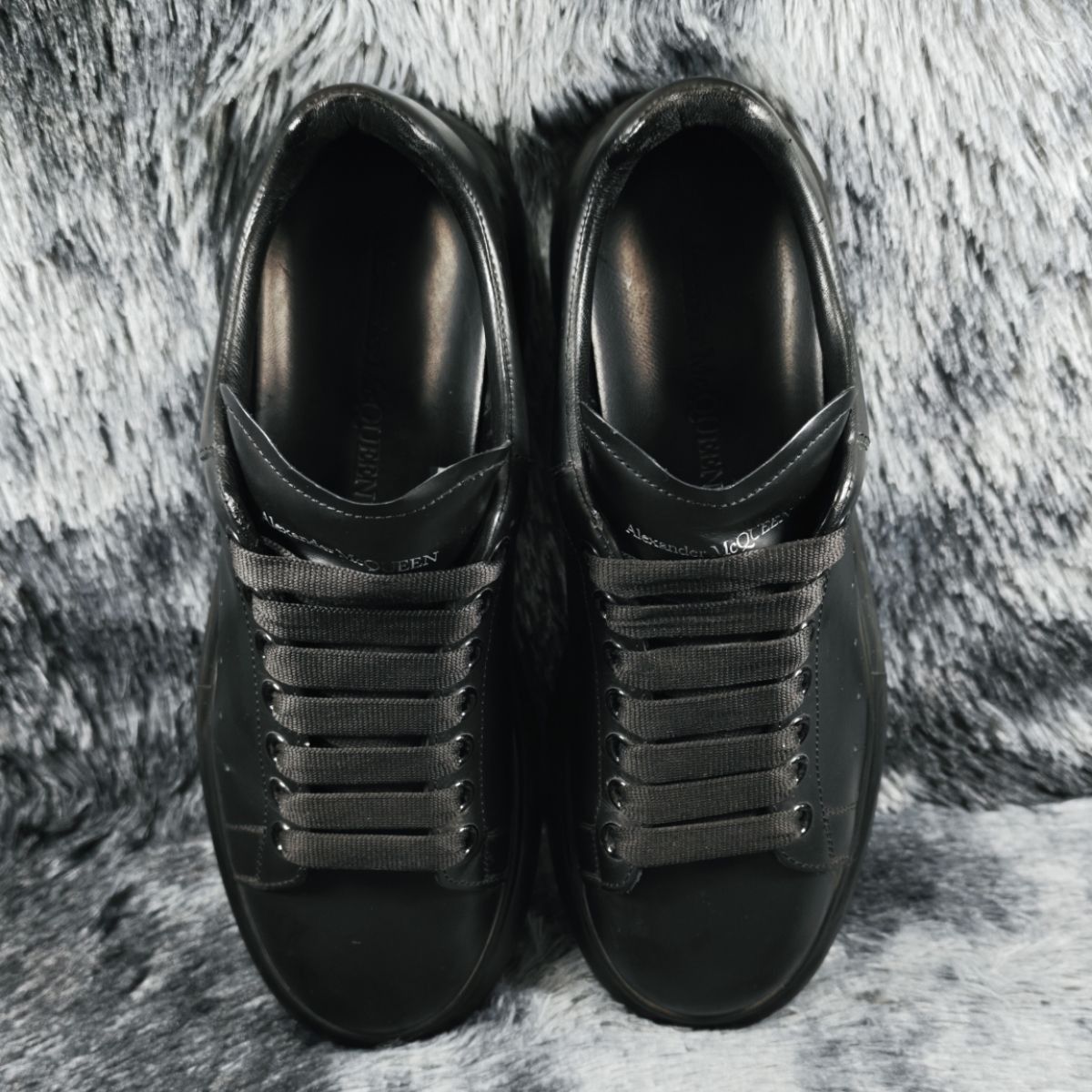 Alexander McQueen Alexander McQueen Black Oversized Sneakers 42 Size US 9 / EU 42 - 7 Thumbnail