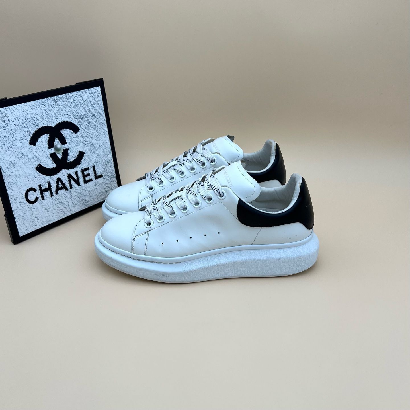 Alexander McQueen Alexander McQueen Oversized Leather Sneakers 41 Size US 8 / EU 41 - 2 Thumbnail