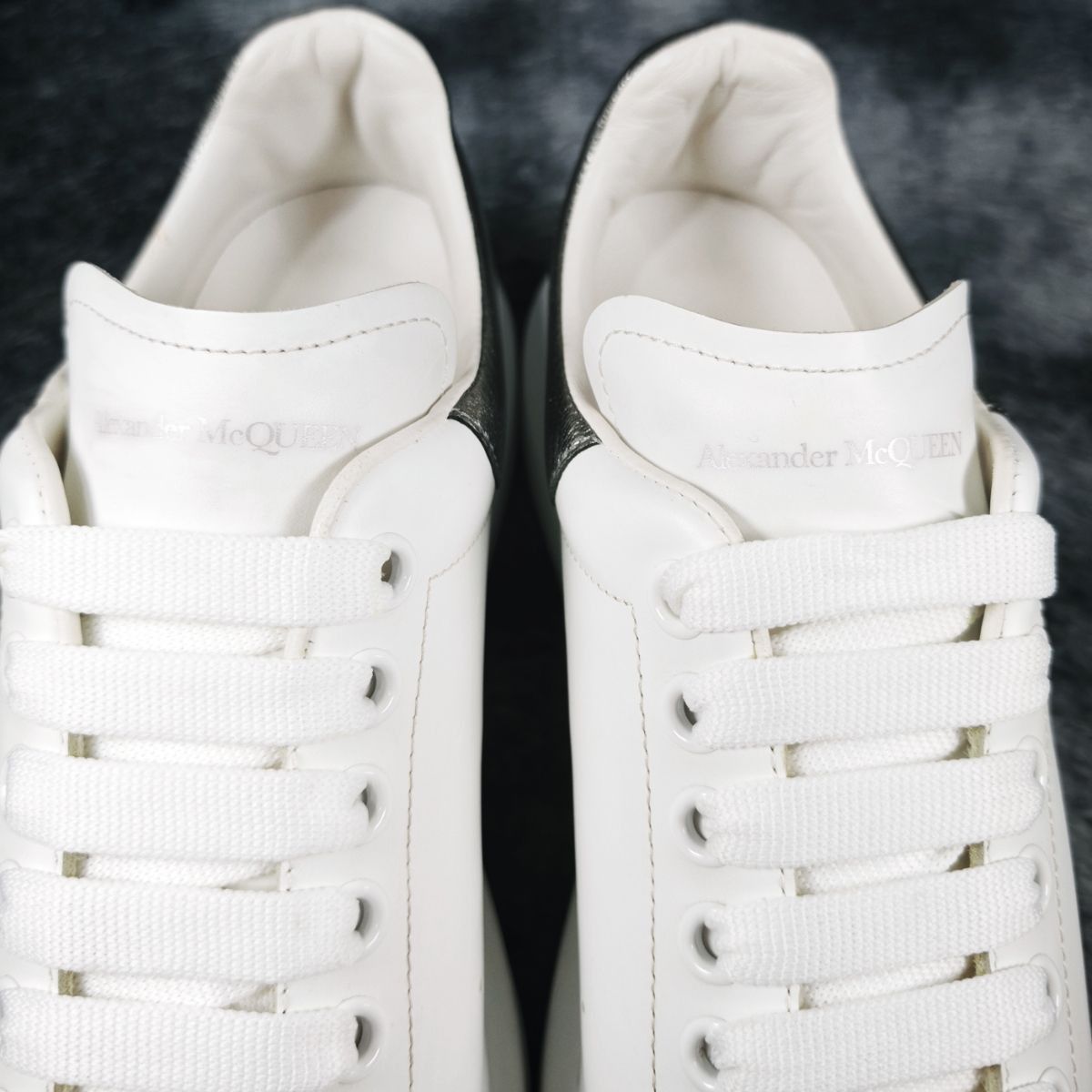 Alexander McQueen Alexander McQueen Oversized Metallic Heel Sneakers 41 Size US 8 / EU 41 - 13 Thumbnail