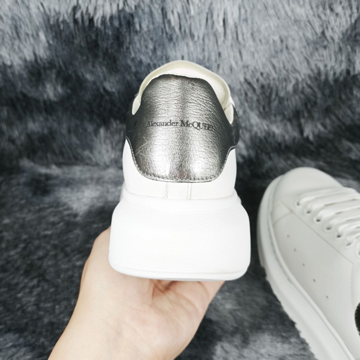 Alexander McQueen Alexander McQueen Oversized Metallic Heel Sneakers 41 Size US 8 / EU 41 - 15 Thumbnail
