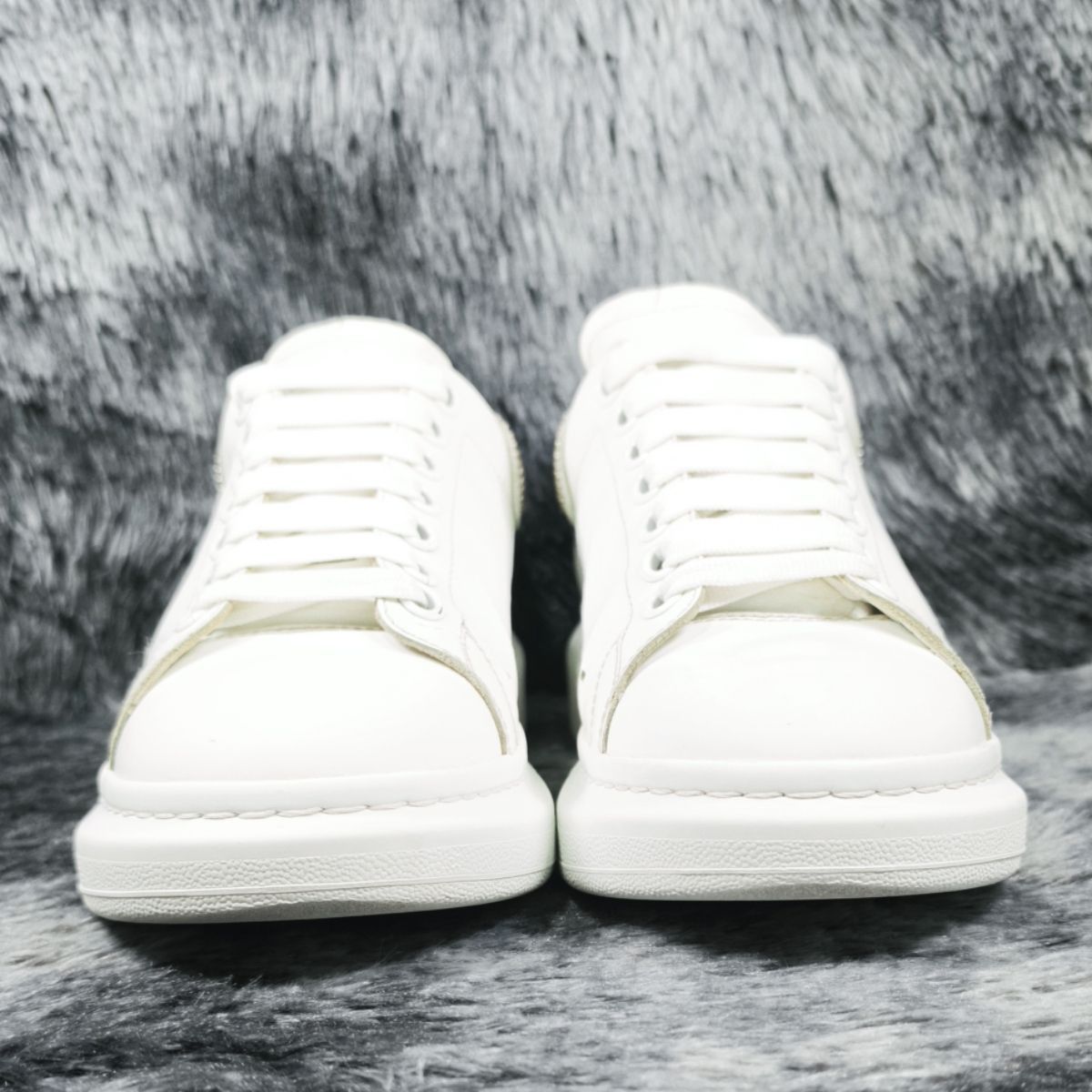 Alexander McQueen Alexander McQueen Studded Heel Oversized Sneakers 41 Size US 8 / EU 41 - 3 Thumbnail