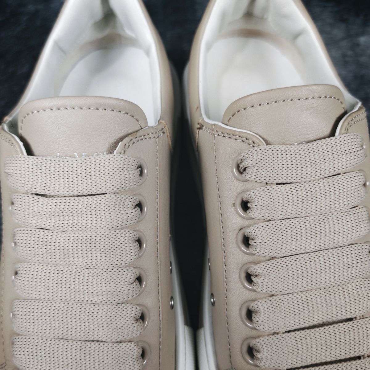 Alexander McQueen Alexander McQueen Beige Leather Oversized Sneakers 42 Size US 9 / EU 42 - 13 Thumbnail