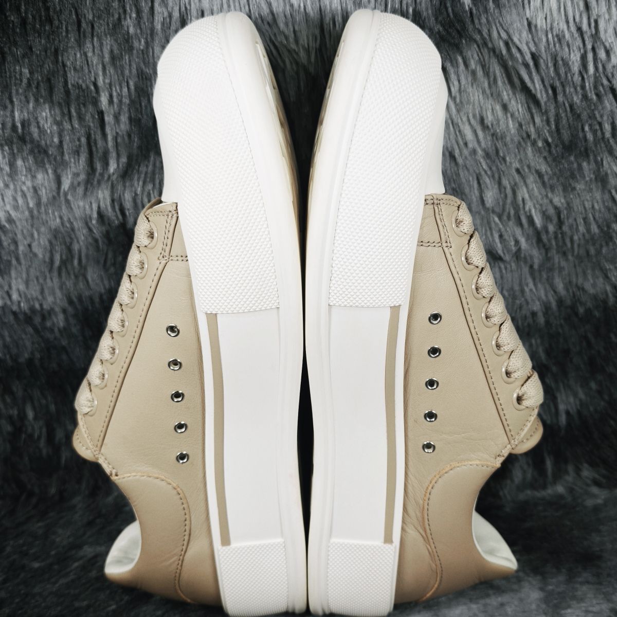 Alexander McQueen Alexander McQueen Beige Leather Oversized Sneakers 42 Size US 9 / EU 42 - 6 Thumbnail