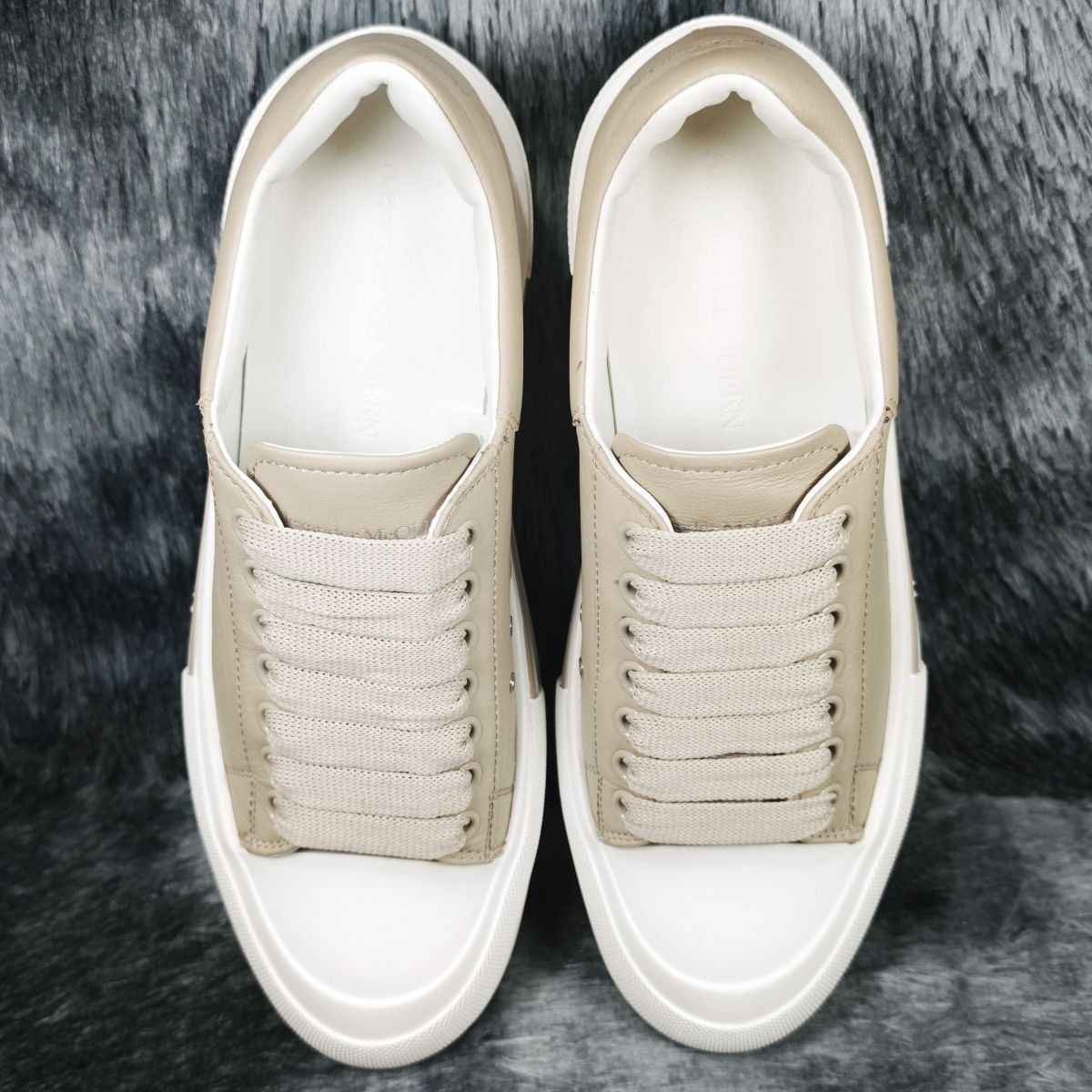 Alexander McQueen Alexander McQueen Beige Leather Oversized Sneakers 42 Size US 9 / EU 42 - 7 Thumbnail