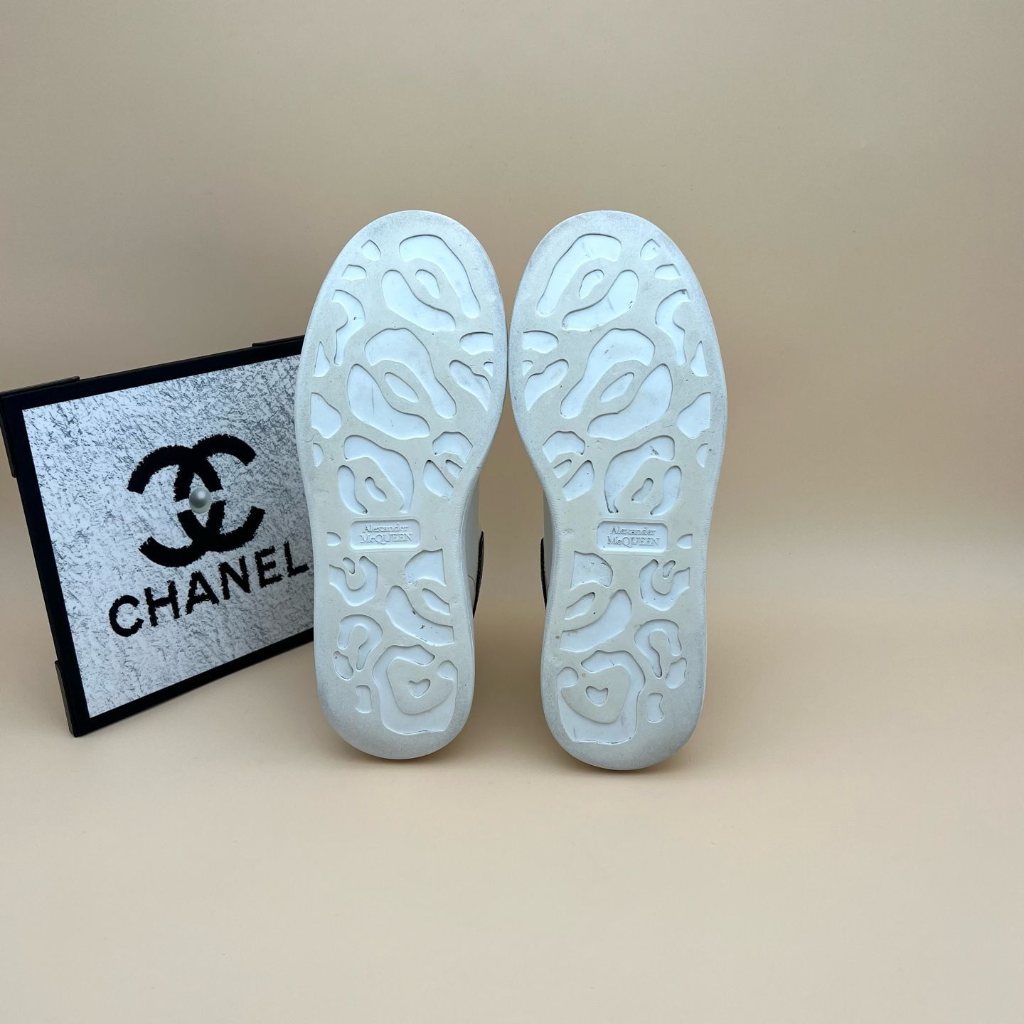 Alexander McQueen Alexander McQueen Leather Oversized Sneakers 40 Size US 7 / EU 40 - 6 Thumbnail