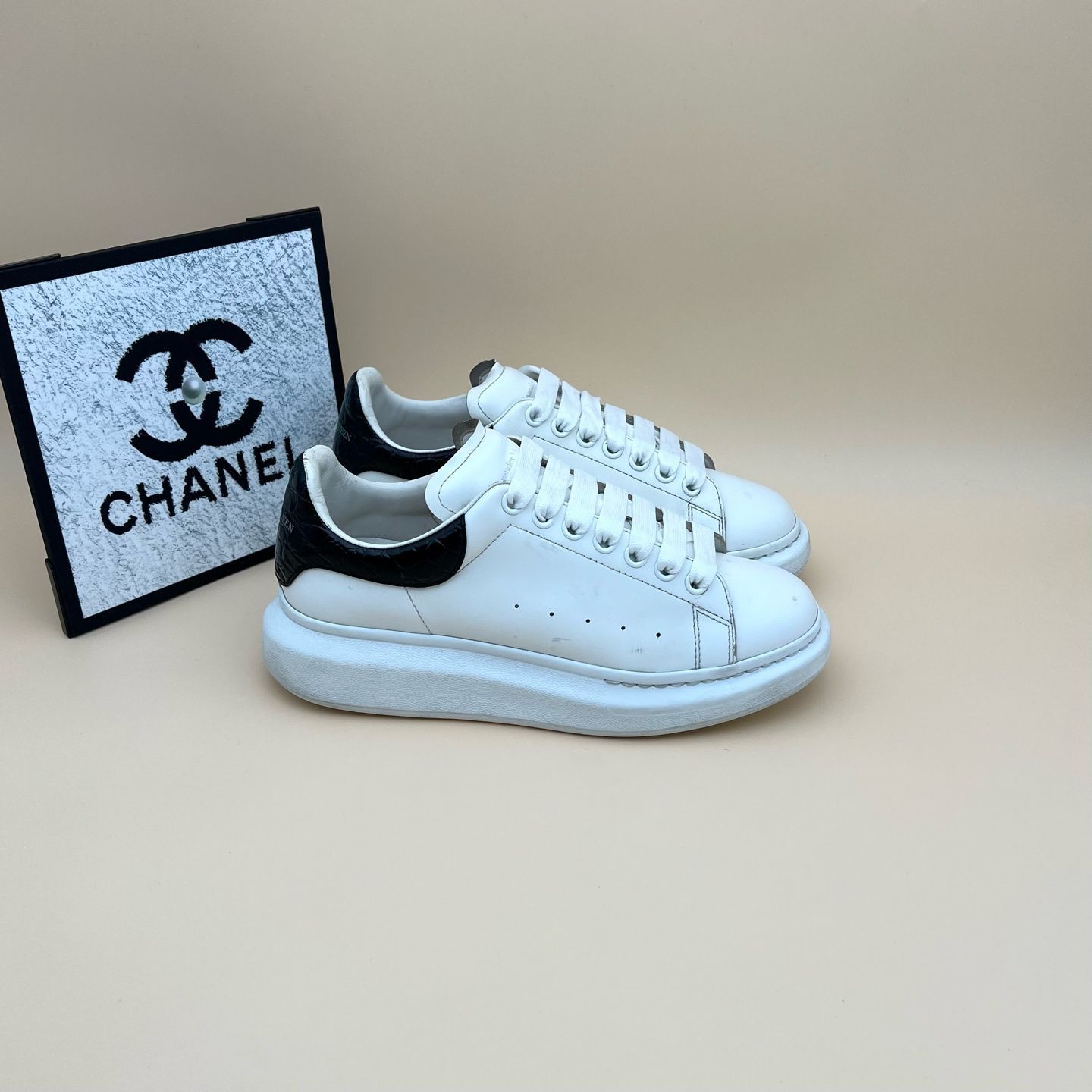 Alexander McQueen Alexander McQueen Leather Oversized Sneakers 40 Size US 7 / EU 40 - 5 Thumbnail
