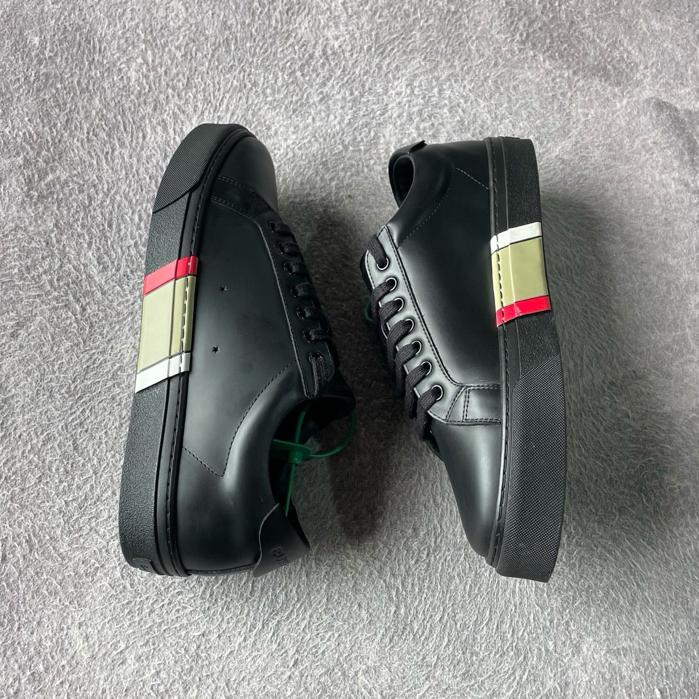 Burberry Burberry Leather Side Stripe Sneakers Size 41 Size US 8 / EU 41 - 8 Thumbnail