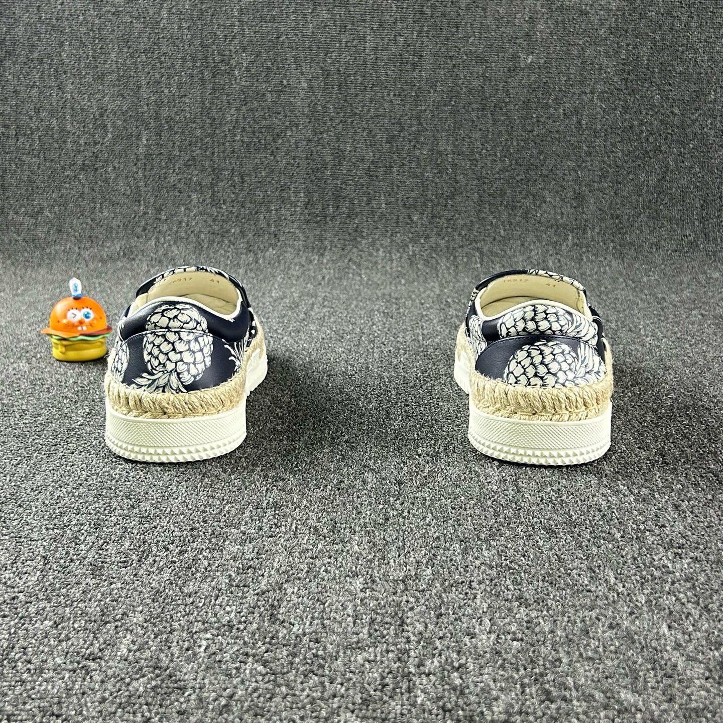 Valentino Valentino Pineapple Print Leather Slip Ons 41 Size US 8 / EU 41 - 3 Thumbnail