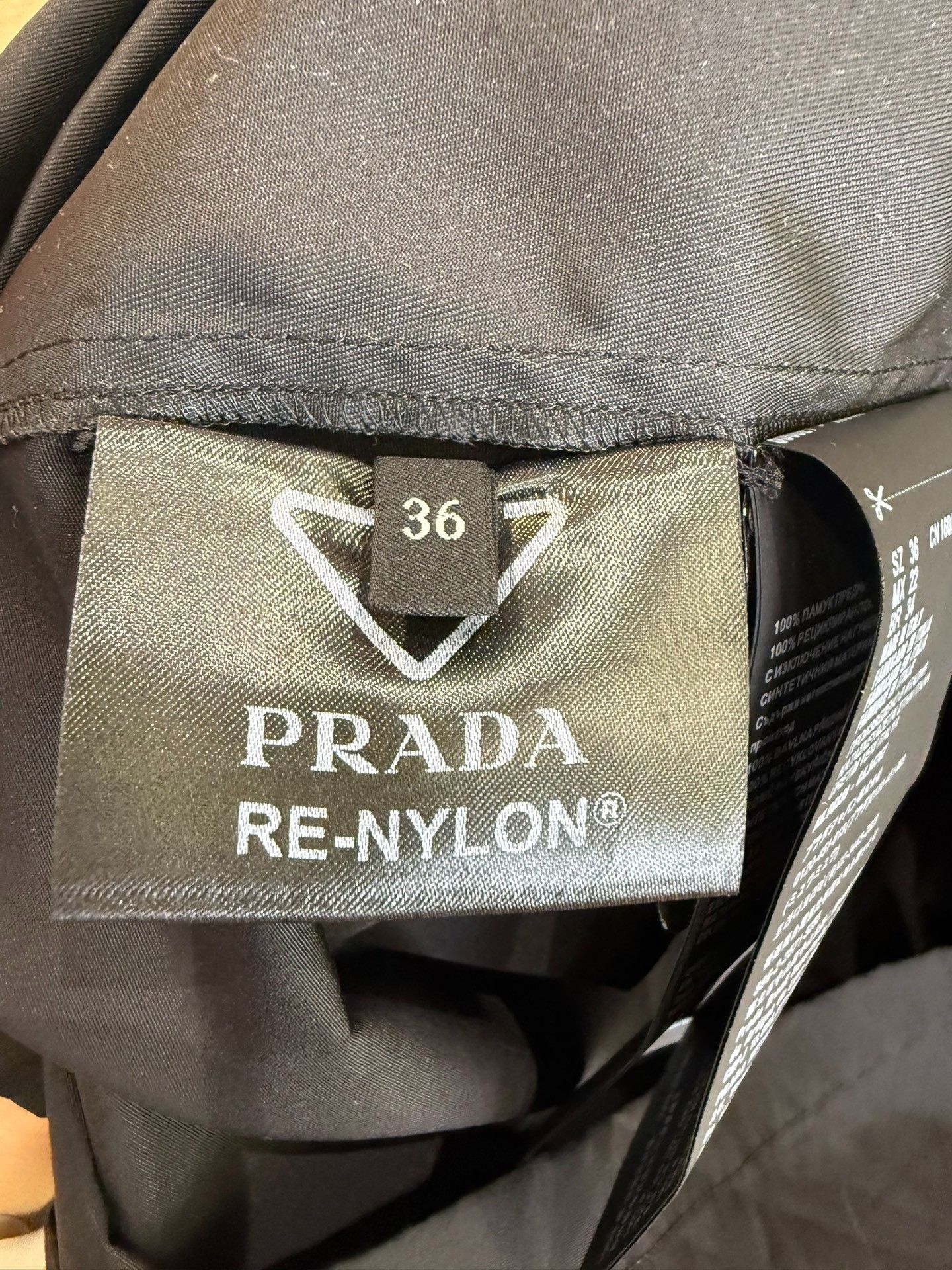 Prada Prada Re-Nylon Triangle Logo Button Up Shirt 36 Size XS / US 0-2 / IT 36-38 - 5 Thumbnail