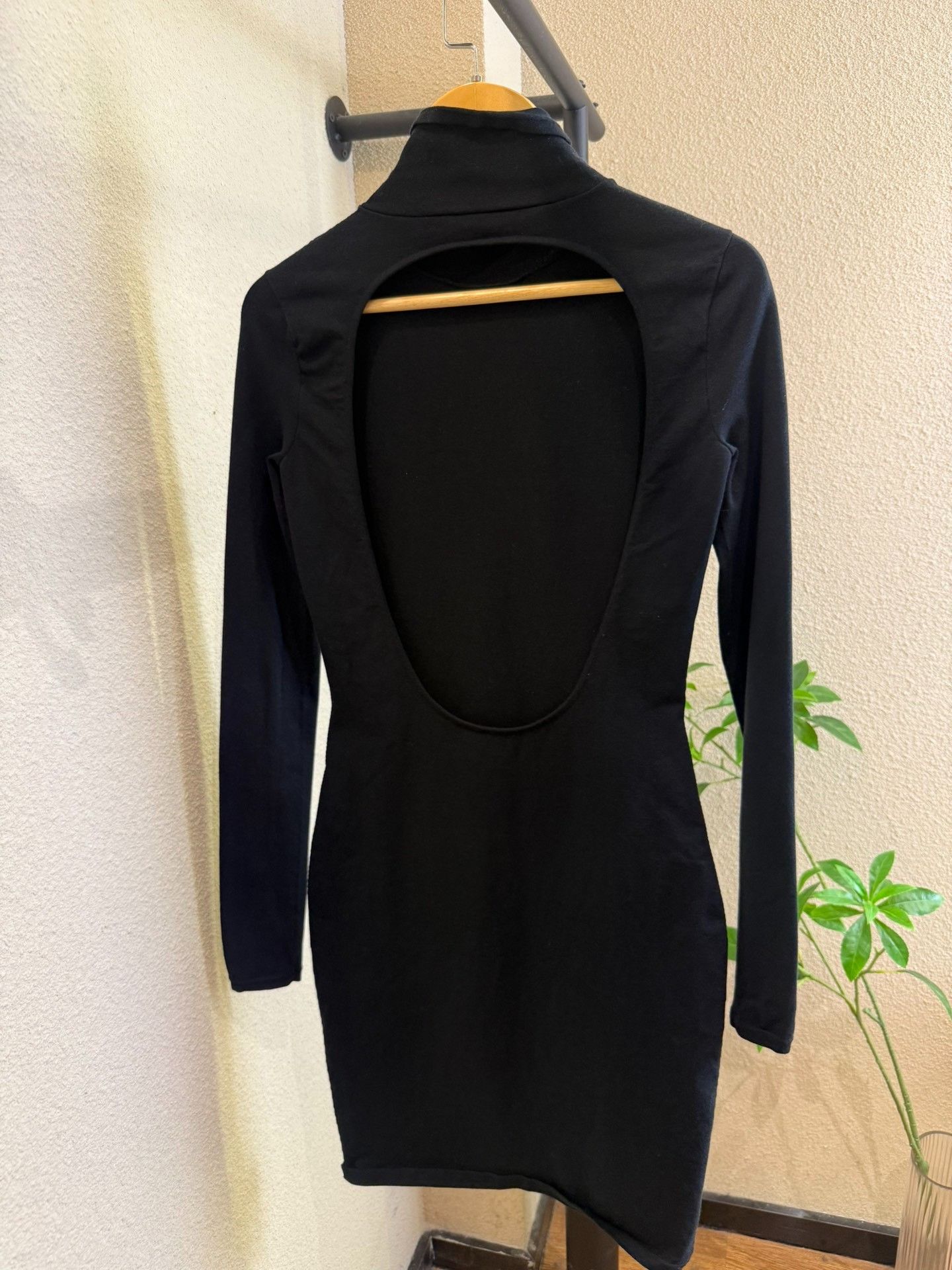 Balenciaga Balenciaga Open Back High Neck Midi Dress XS Size XS / US 0-2 / IT 36-38 - 3 Thumbnail