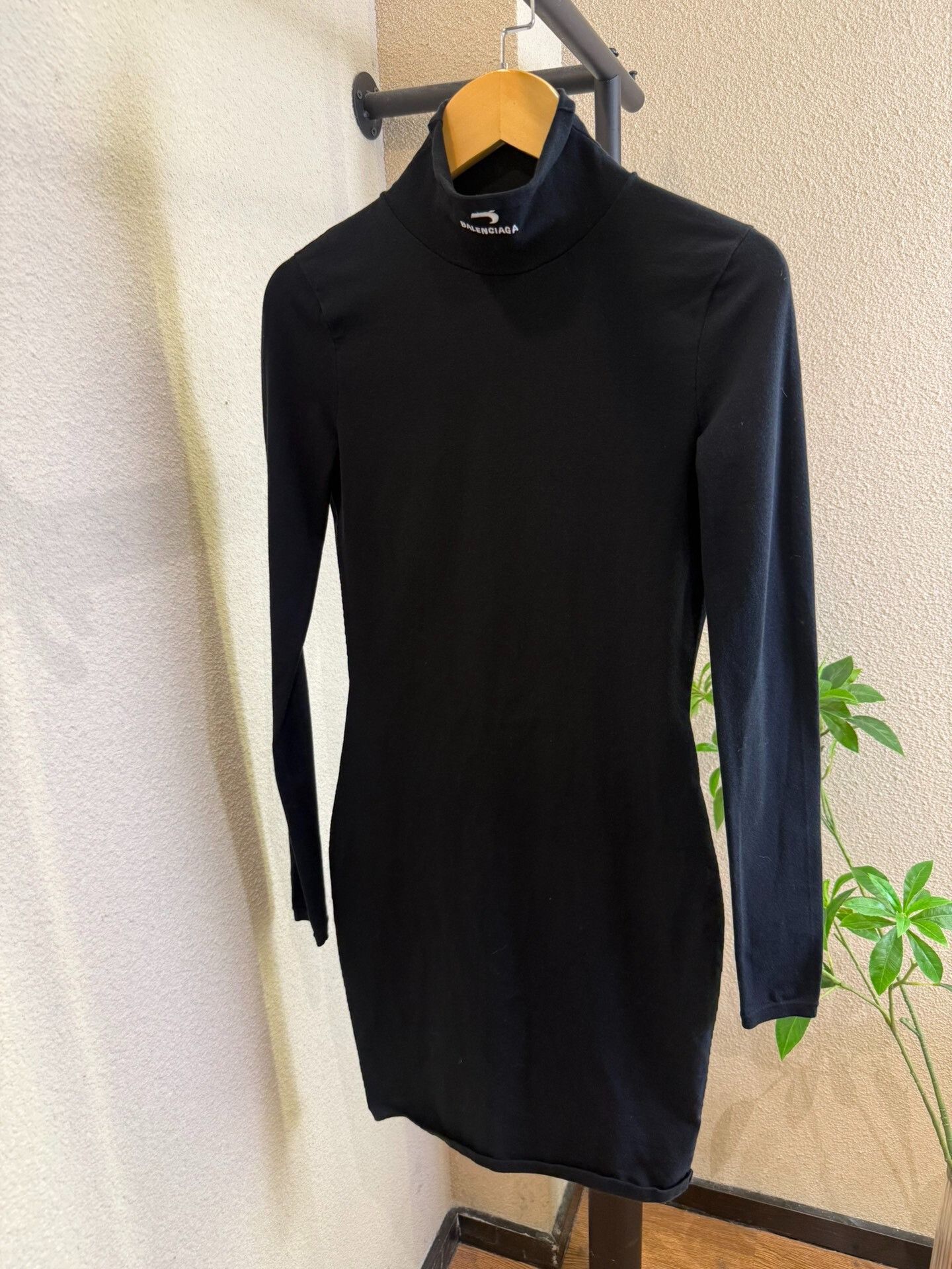 Balenciaga Balenciaga Open Back High Neck Midi Dress XS Size XS / US 0-2 / IT 36-38 - 2 Thumbnail