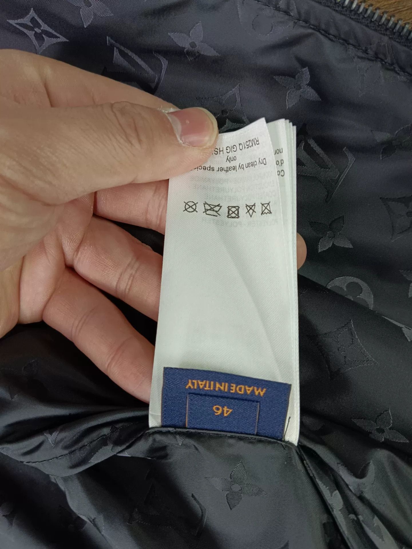 Louis Vuitton Louis Vuitton Reversible Monogram Leather Bomber Size 46 Size US S / EU 44-46 / 1 - 4 Thumbnail