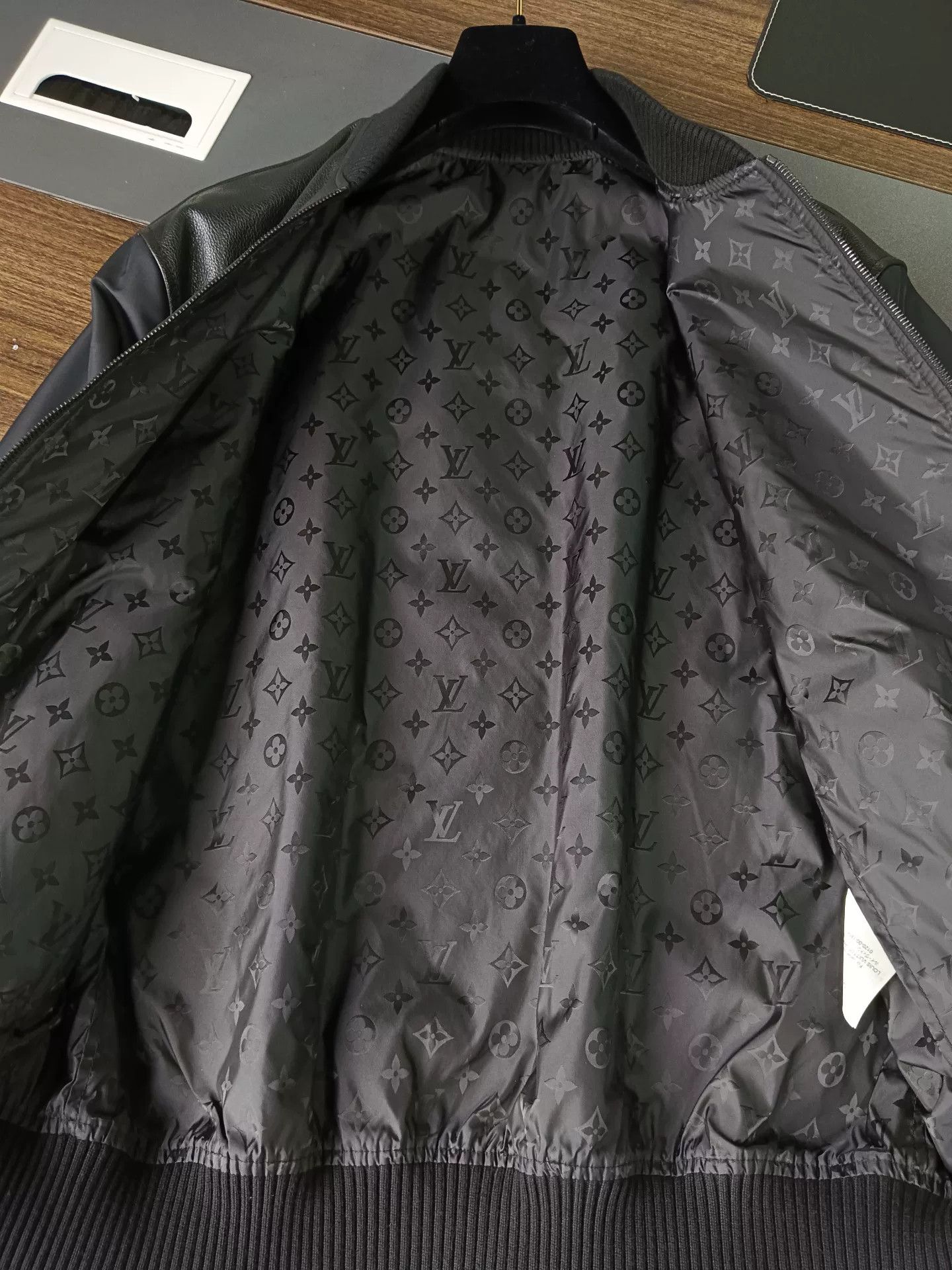 Louis Vuitton Louis Vuitton Reversible Monogram Leather Bomber Size 46 Size US S / EU 44-46 / 1 - 3 Thumbnail