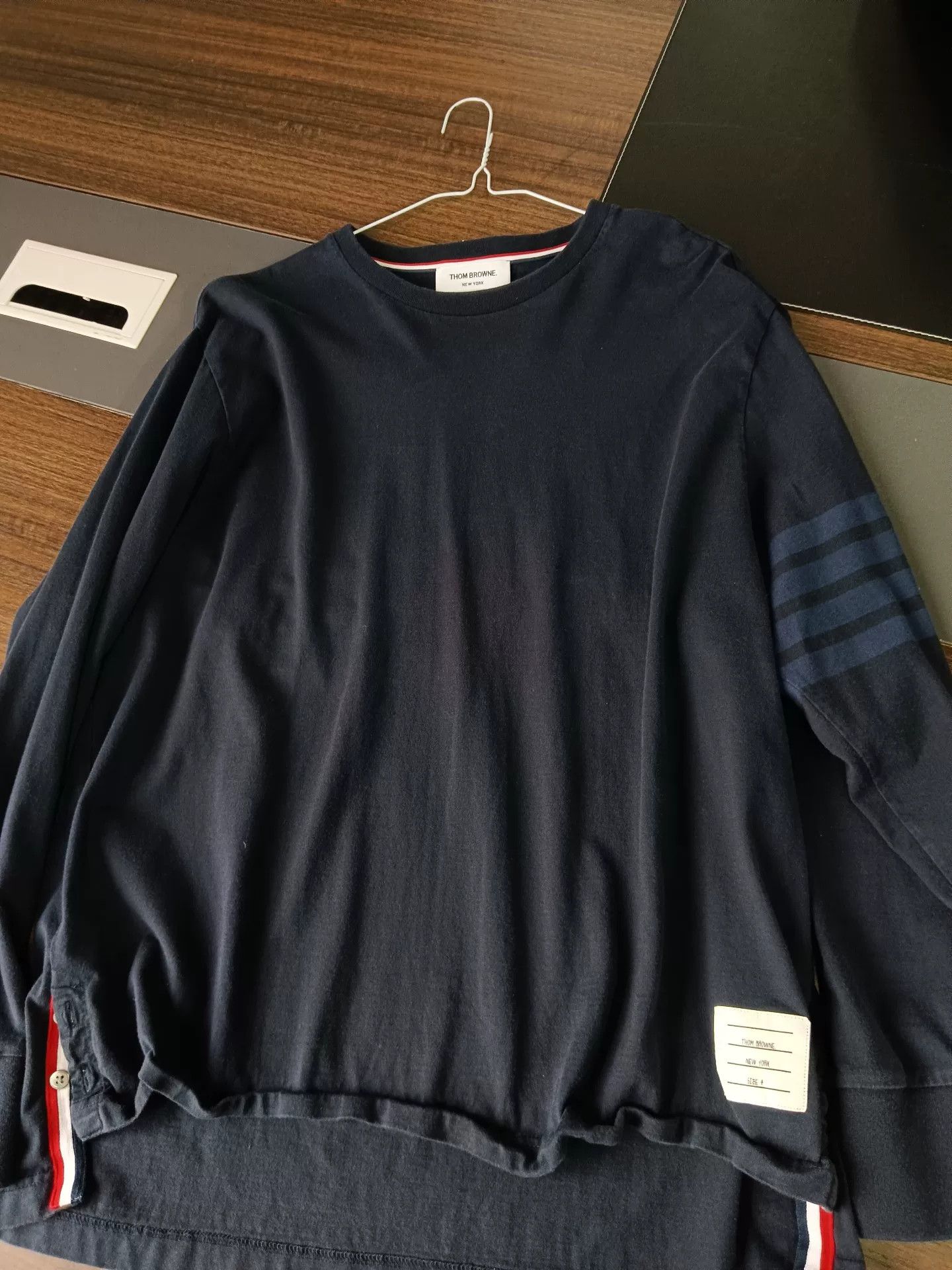 Thom Browne Thom Browne Navy 4-Bar Long Sleeve T-Shirt Size 4 Size US XL / EU 56 / 4 - 2 Thumbnail