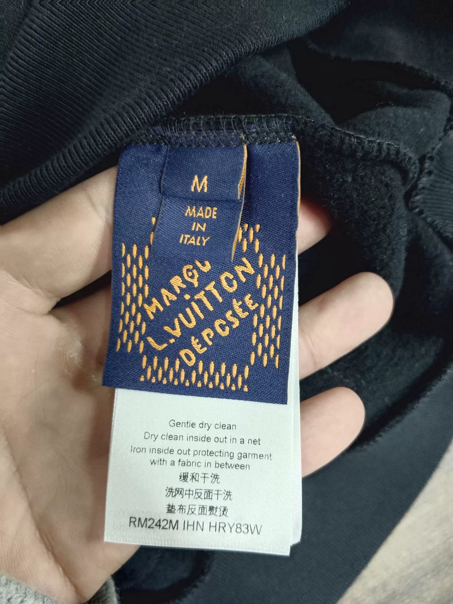 Louis Vuitton Louis Vuitton Embroidered Monogram Sweatshirt Size M Size US M / EU 48-50 / 2 - 4 Thumbnail