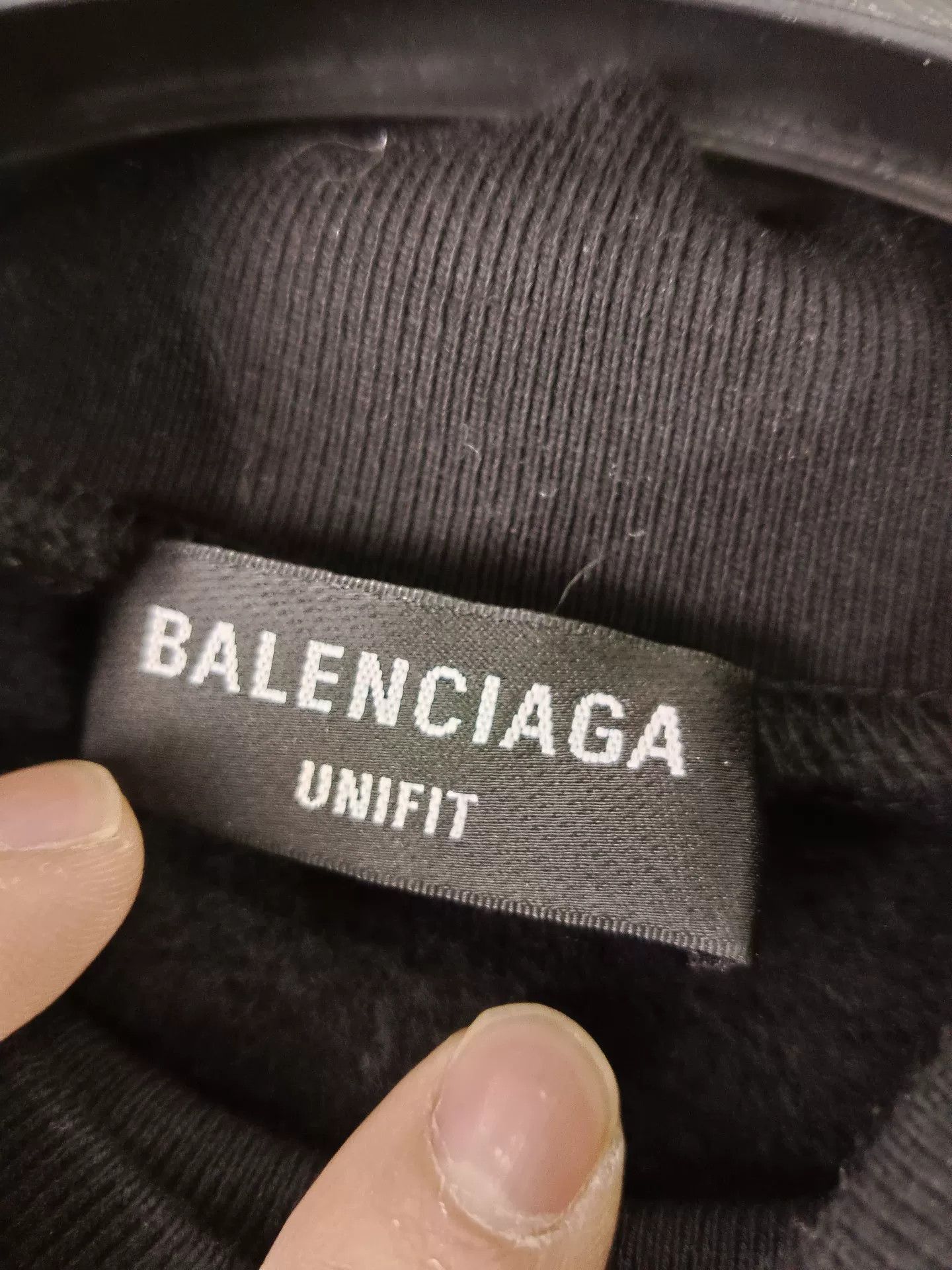 Balenciaga Balenciaga Barcode Logo Sweatshirt Size S Size US S / EU 44-46 / 1 - 5 Thumbnail