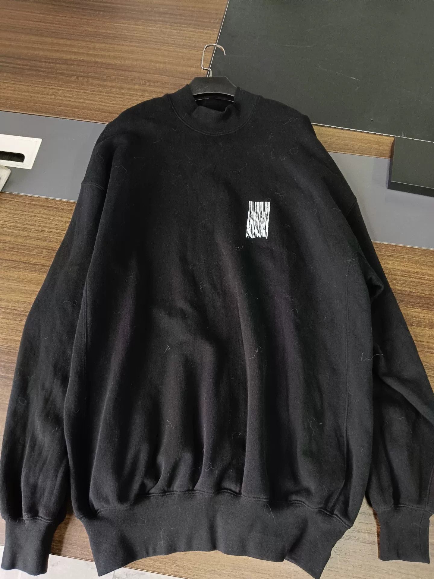 Balenciaga Balenciaga Barcode Logo Sweatshirt Size S Size US S / EU 44-46 / 1 - 2 Thumbnail
