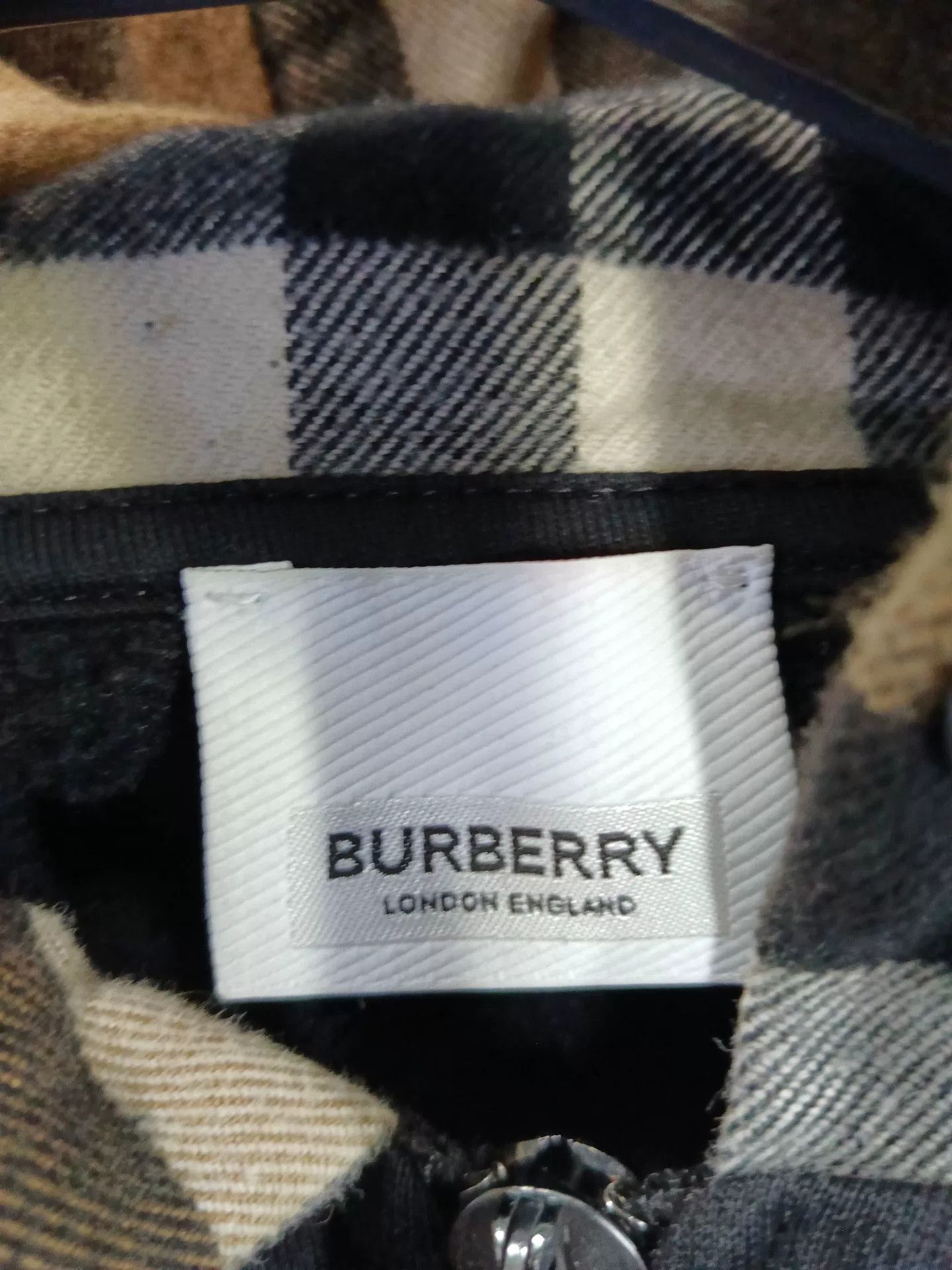 Burberry Burberry Check Lined Zip-Up Hoodie Size L Size US L / EU 52-54 / 3 - 6 Thumbnail