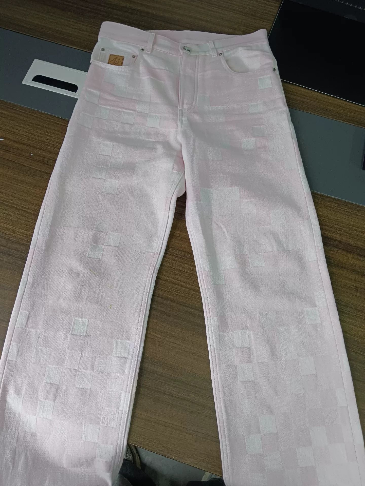 Louis Vuitton Louis Vuitton Damier Pink Denim Jeans Size 30 Size US 30 / EU 46 - 2 Thumbnail