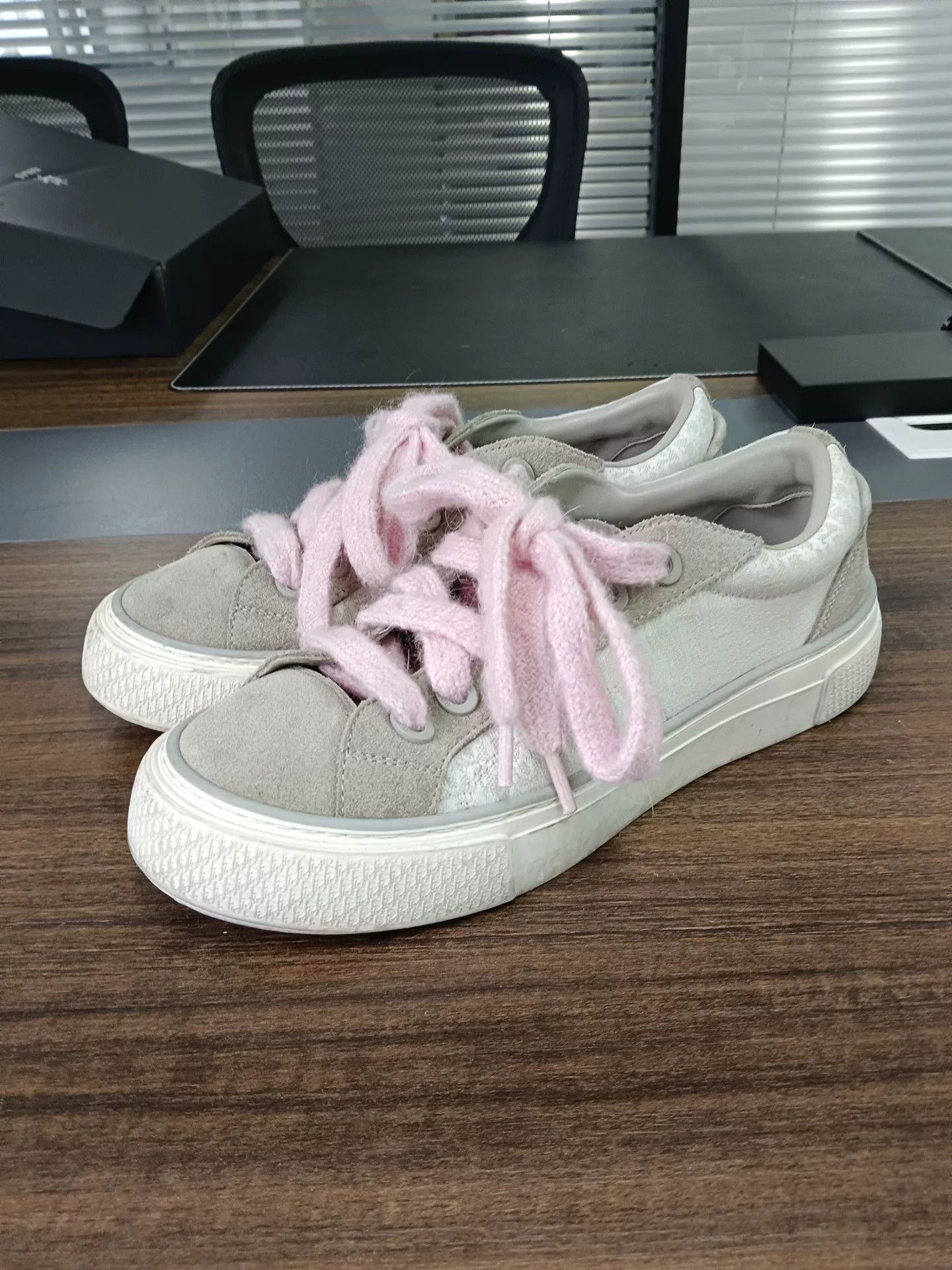 Dior Dior B33 Gray Suede Pink Lace Sneakers EU 42 Size US 9 / EU 42 - 2 Thumbnail