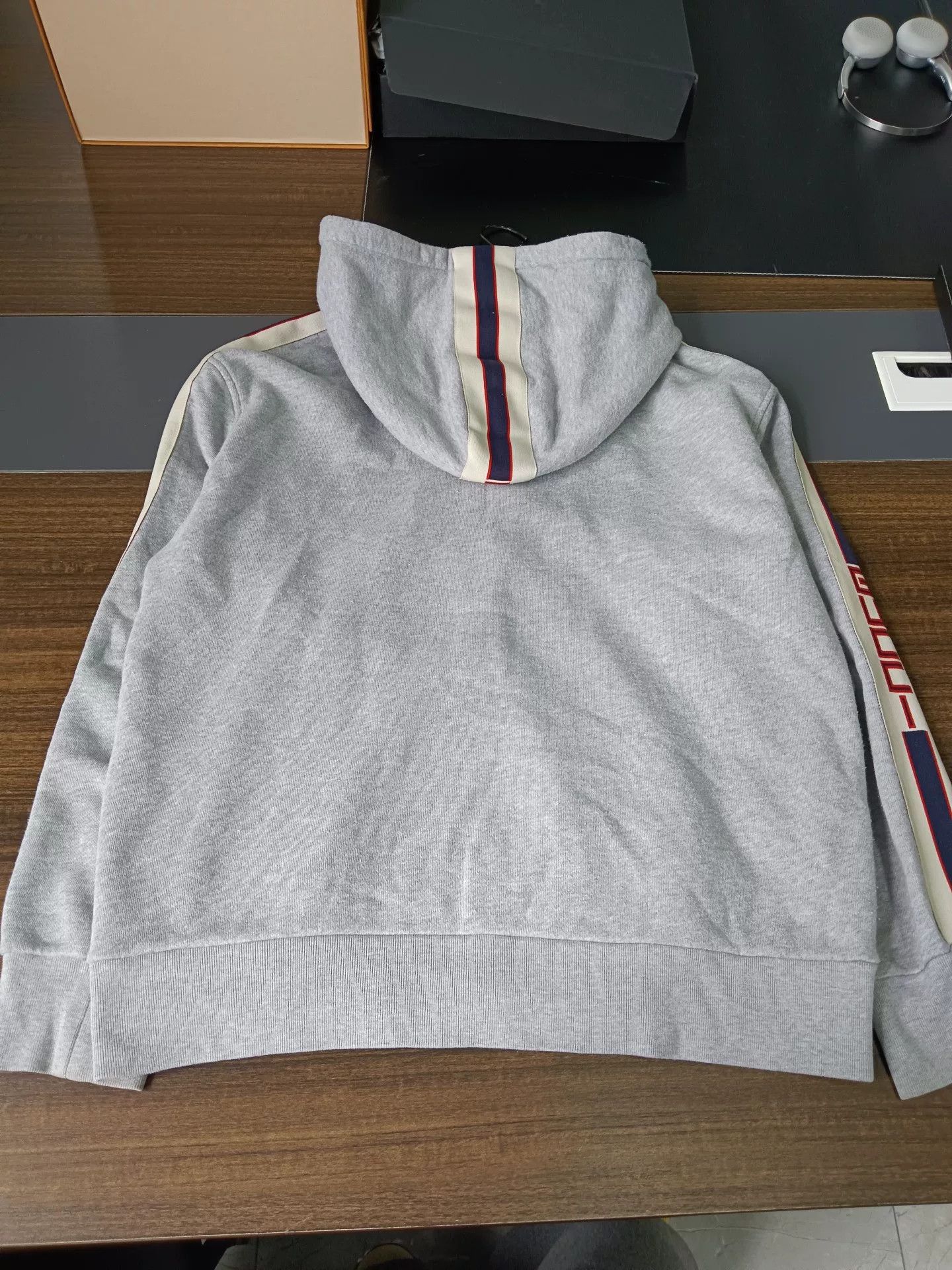 Gucci Gucci Logo Tape Zip Hoodie Size L Size US L / EU 52-54 / 3 - 5 Thumbnail