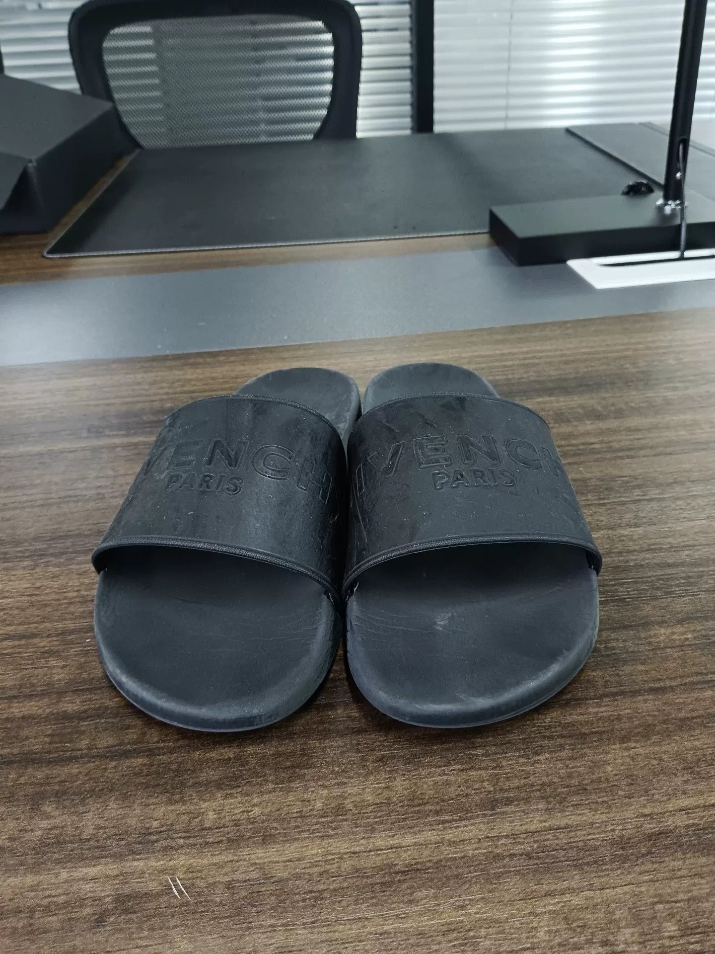 Givenchy Givenchy Logo Debossed Sandals EU 41 Size US 8 / EU 41 - 5 Thumbnail