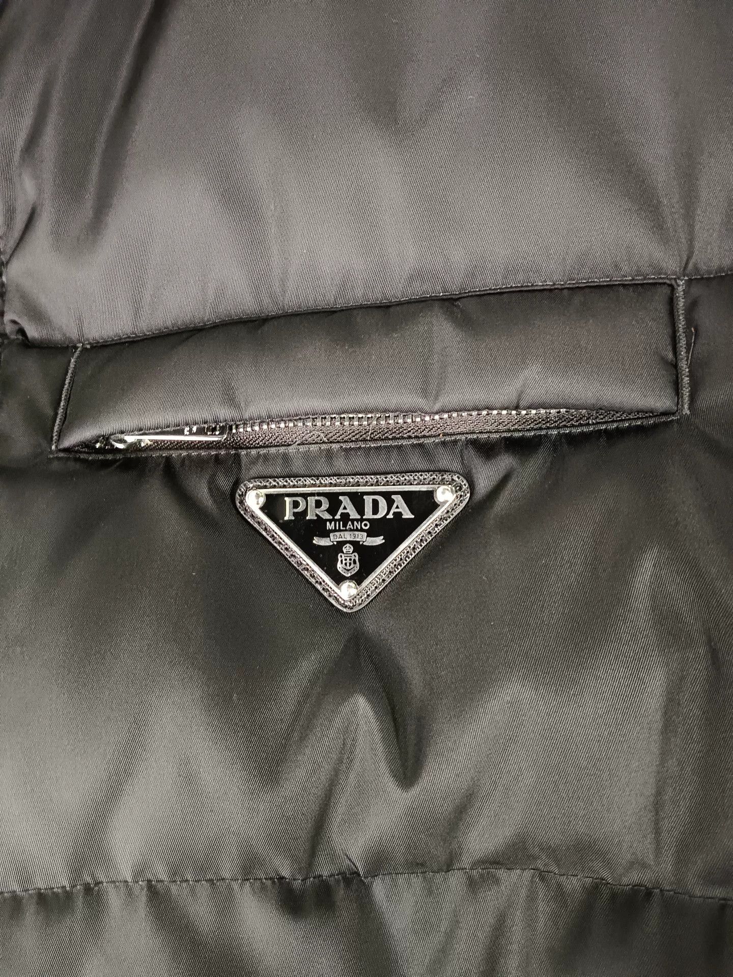 Prada Prada Classic Triangle Logo Down Jacket L Size US L / EU 52-54 / 3 - 3 Thumbnail