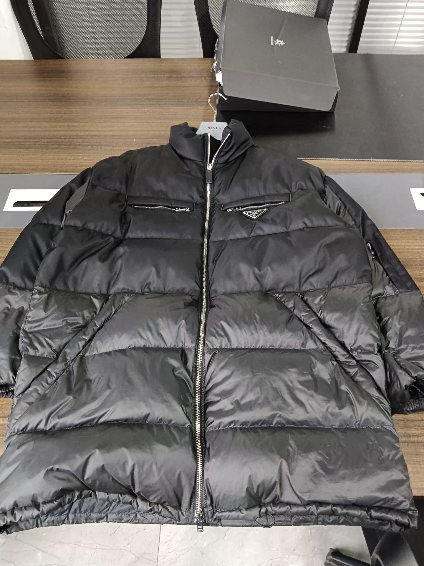 Prada Prada Classic Triangle Logo Down Jacket L Size US L / EU 52-54 / 3 - 2 Thumbnail