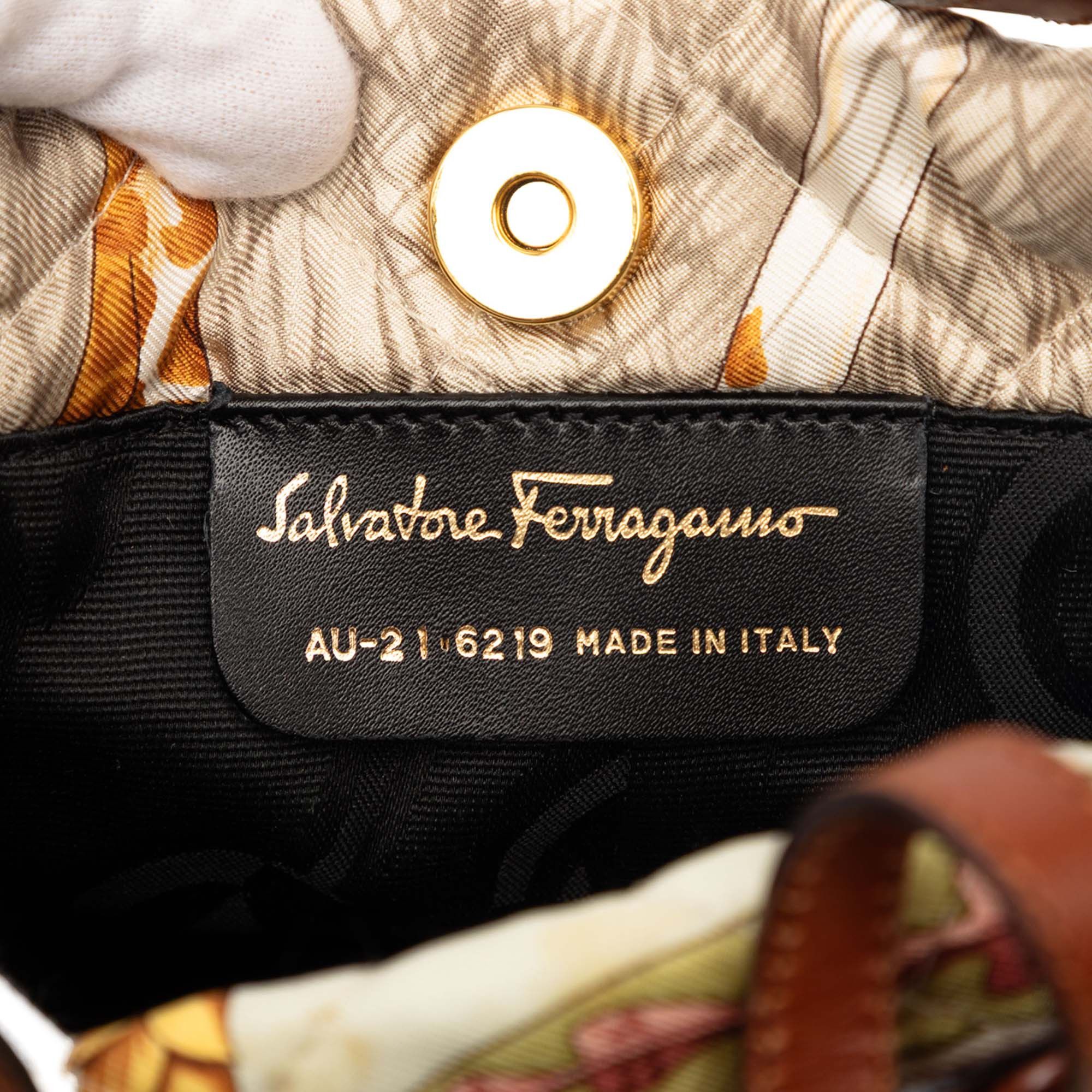 Salvatore Ferragamo Quilted Nylon and Leather Jungle Safari Bucket Bag Size ONE SIZE - 5 Thumbnail