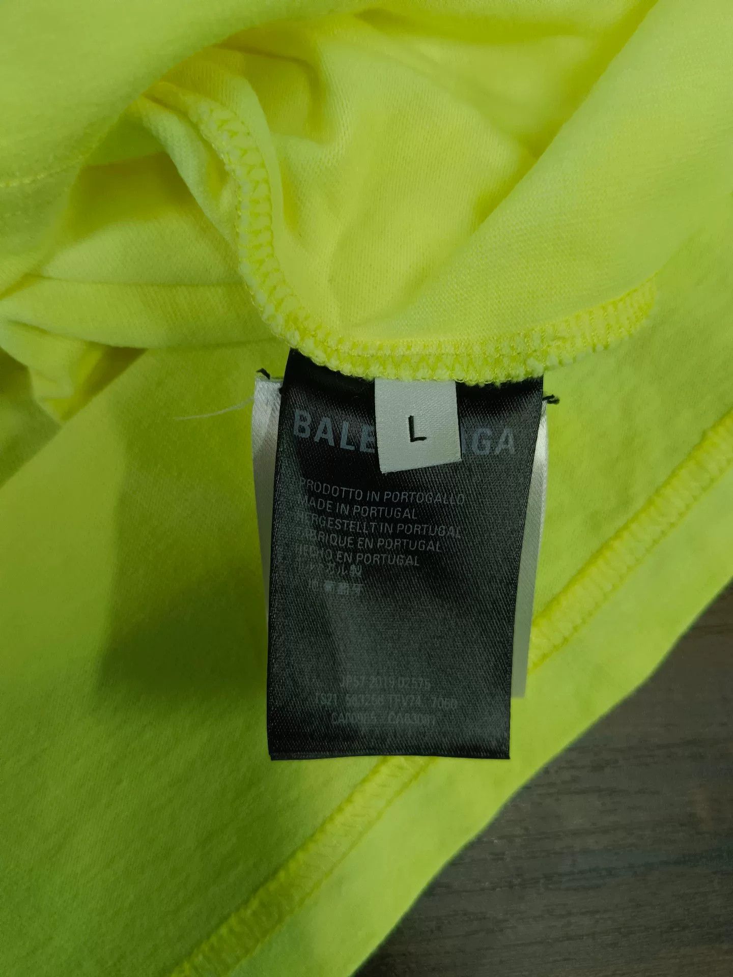 Balenciaga Balenciaga Neon Embroidered Logo T-Shirt L Size US L / EU 52-54 / 3 - 5 Thumbnail
