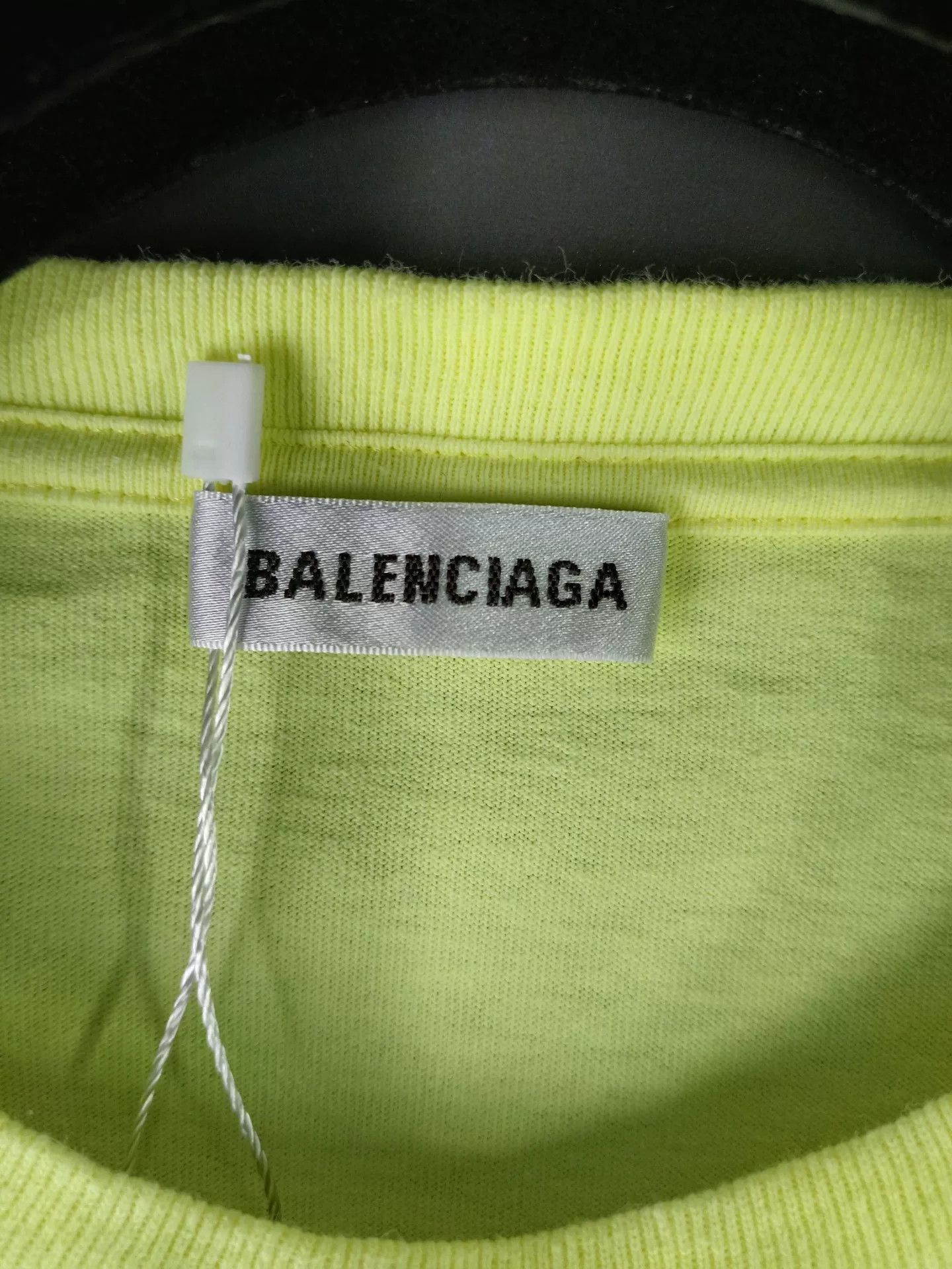 Balenciaga Balenciaga Neon Embroidered Logo T-Shirt L Size US L / EU 52-54 / 3 - 3 Thumbnail