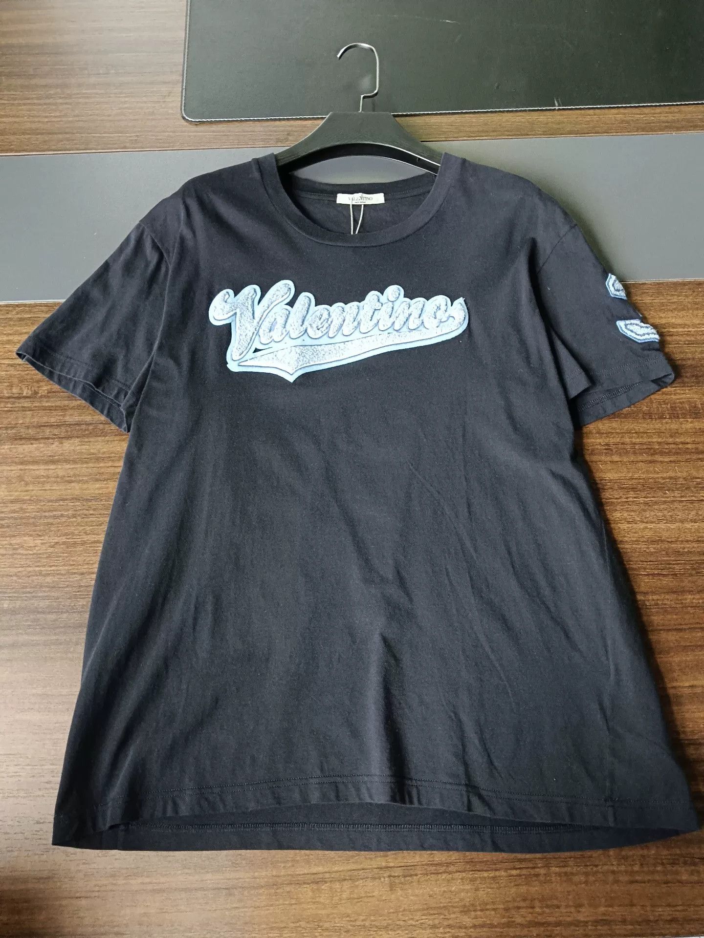 Valentino Valentino Logo Appliqué Short Sleeve T-Shirt Size M Size US M / EU 48-50 / 2 - 2 Thumbnail