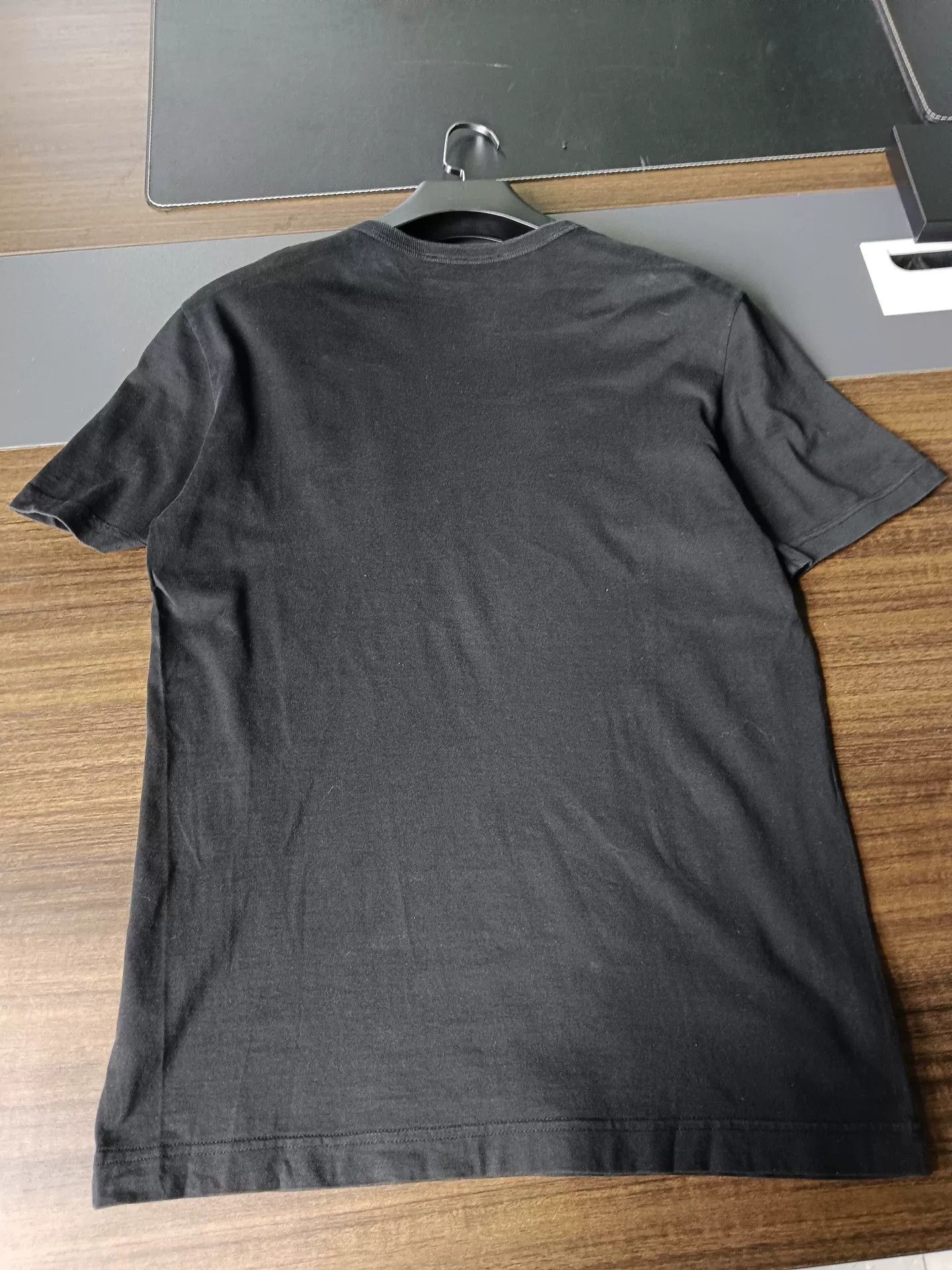 Dolce & Gabbana Dolce & Gabbana Metal Logo Plate T-Shirt Size 48 Size US M / EU 48-50 / 2 - 6 Thumbnail