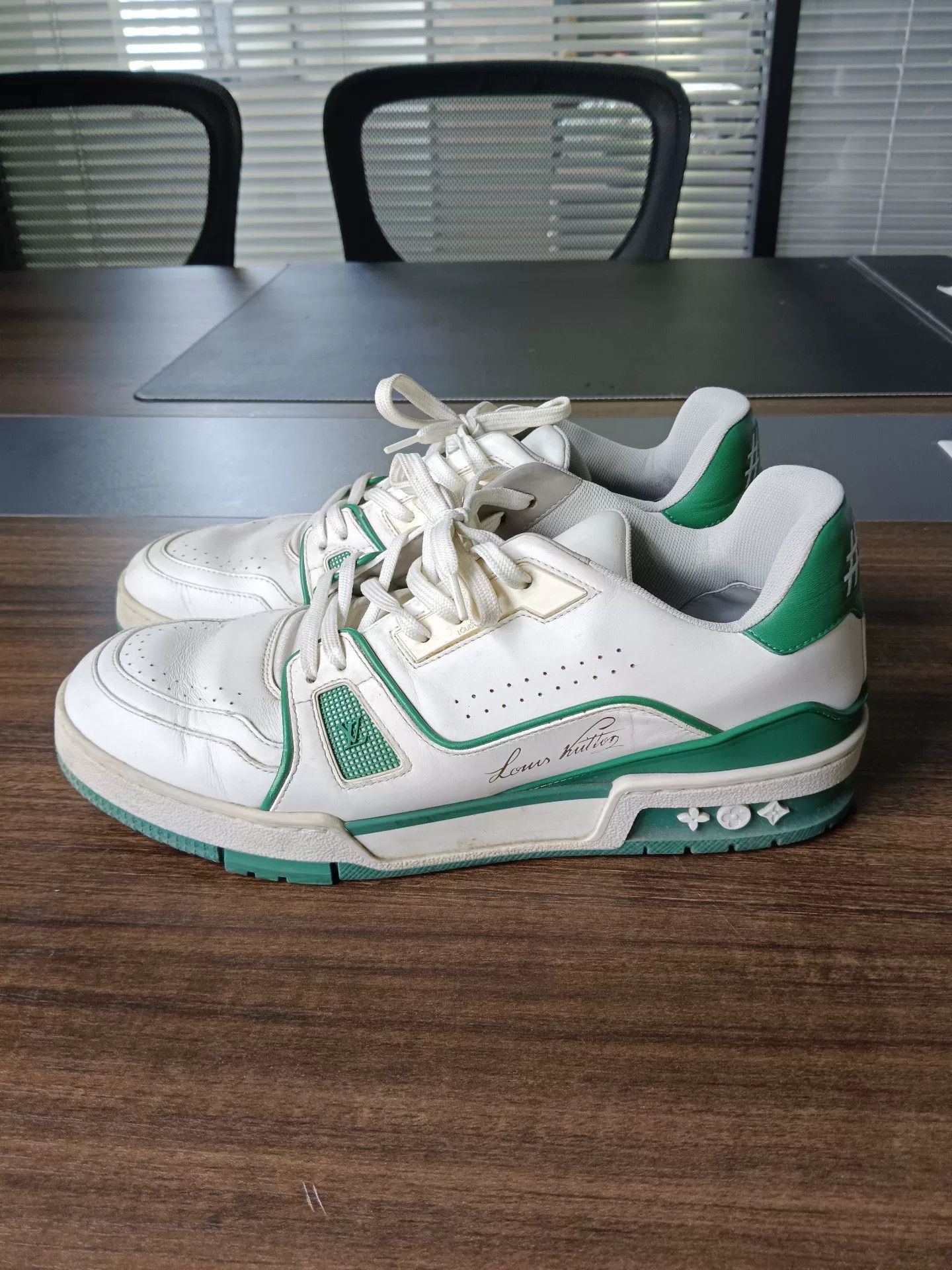 Louis Vuitton Louis Vuitton White Green Trainer Sneakers Size 7 Size US 8 / EU 41 - 3 Thumbnail