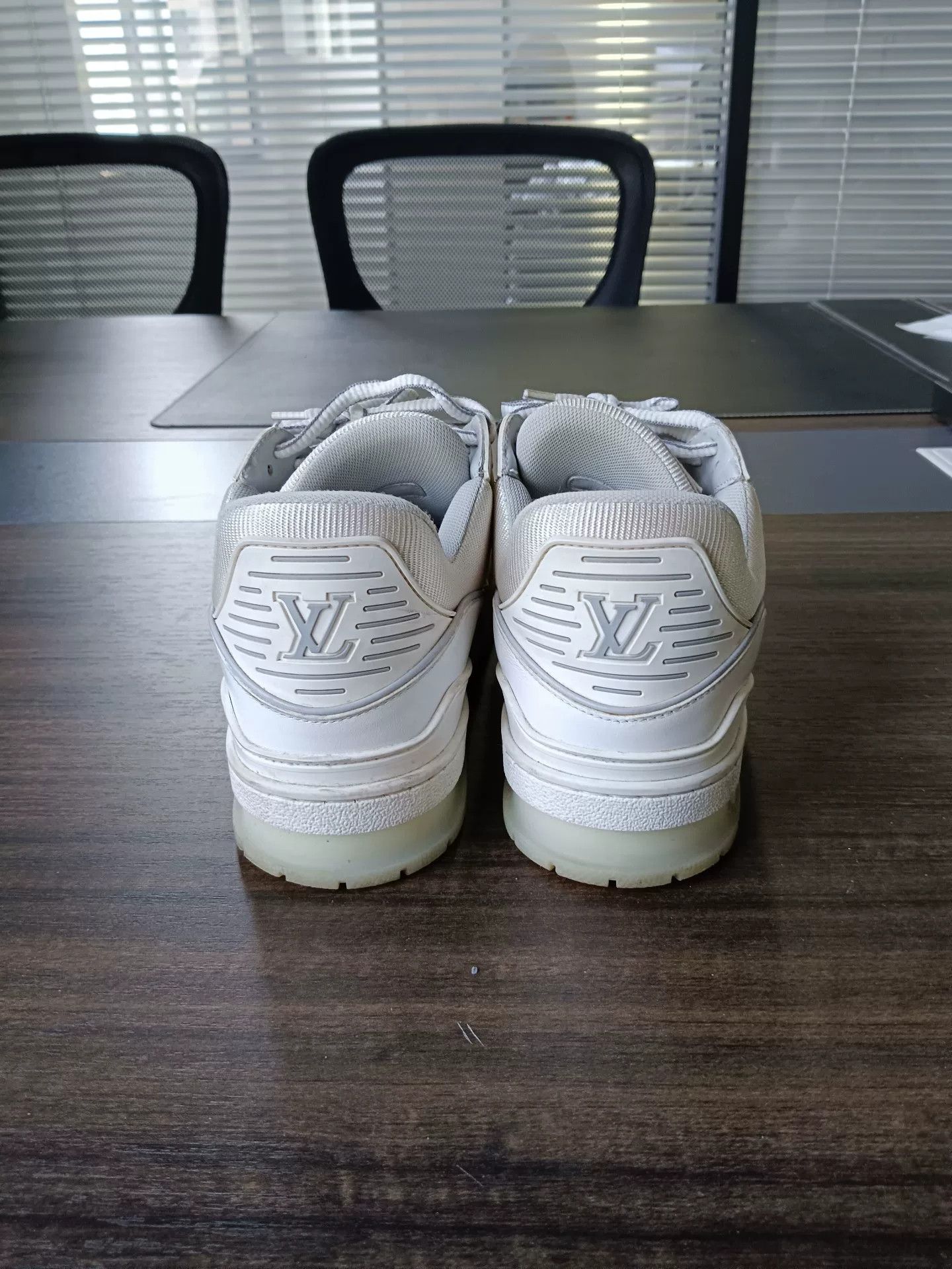 Louis Vuitton Louis Vuitton White Cement Trainer Sneakers EU 41 Size US 8 / EU 41 - 5 Thumbnail