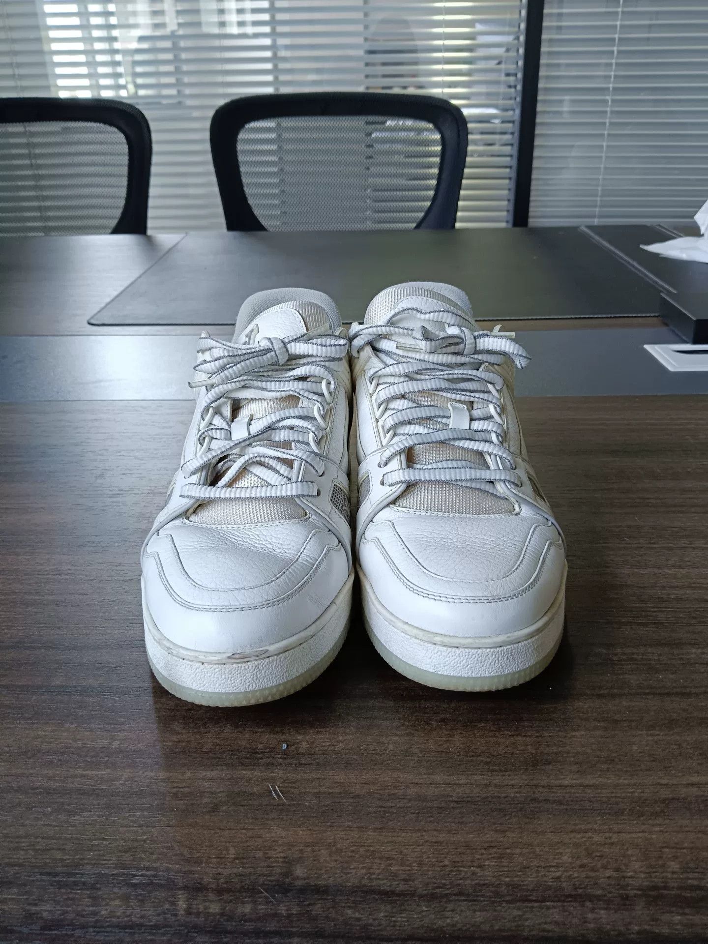 Louis Vuitton Louis Vuitton White Cement Trainer Sneakers EU 41 Size US 8 / EU 41 - 4 Thumbnail