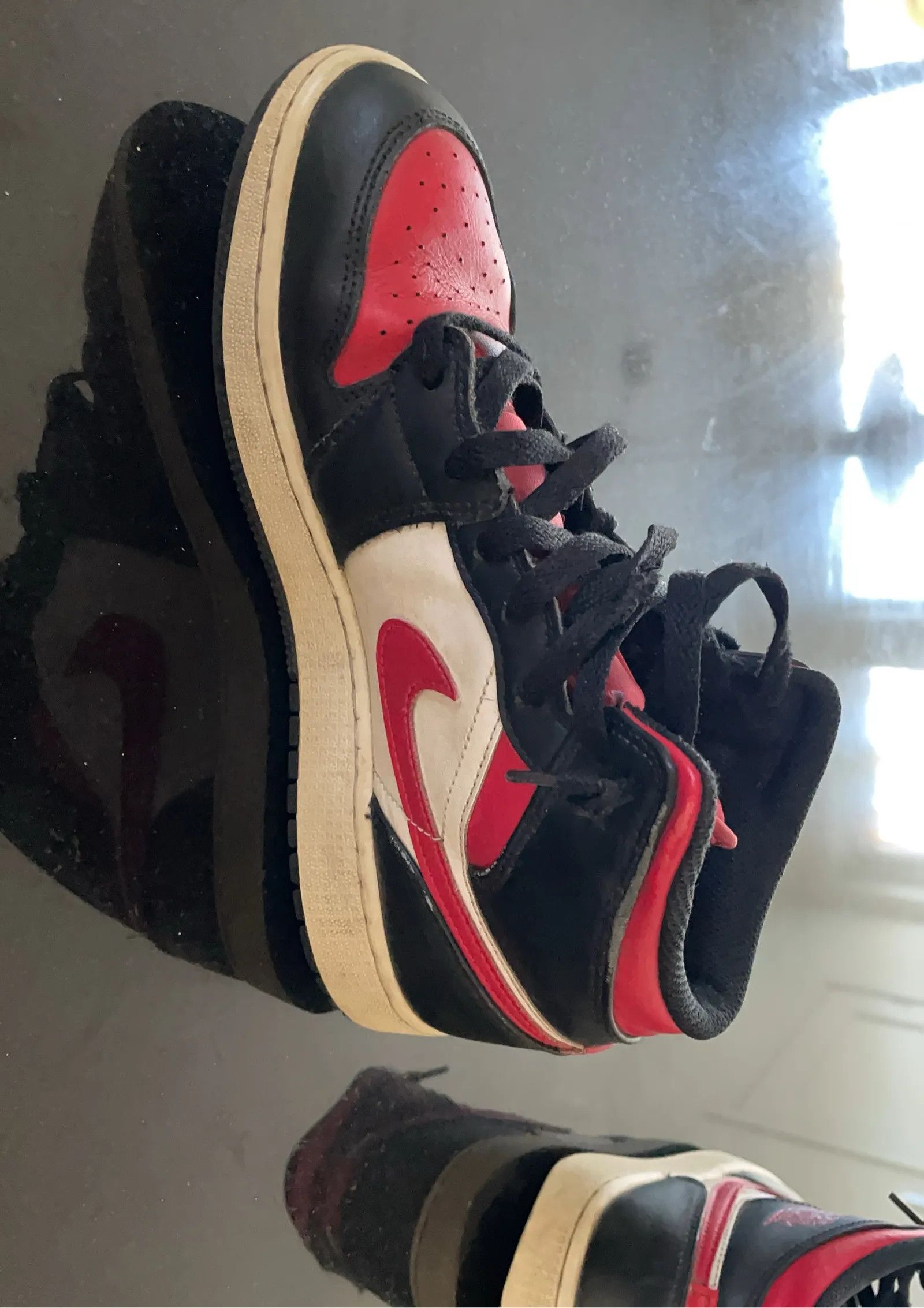 Nike Nike Air Jordans Nike Air Jordans Sneakers Size US 7 / EU 40 - 4 Thumbnail