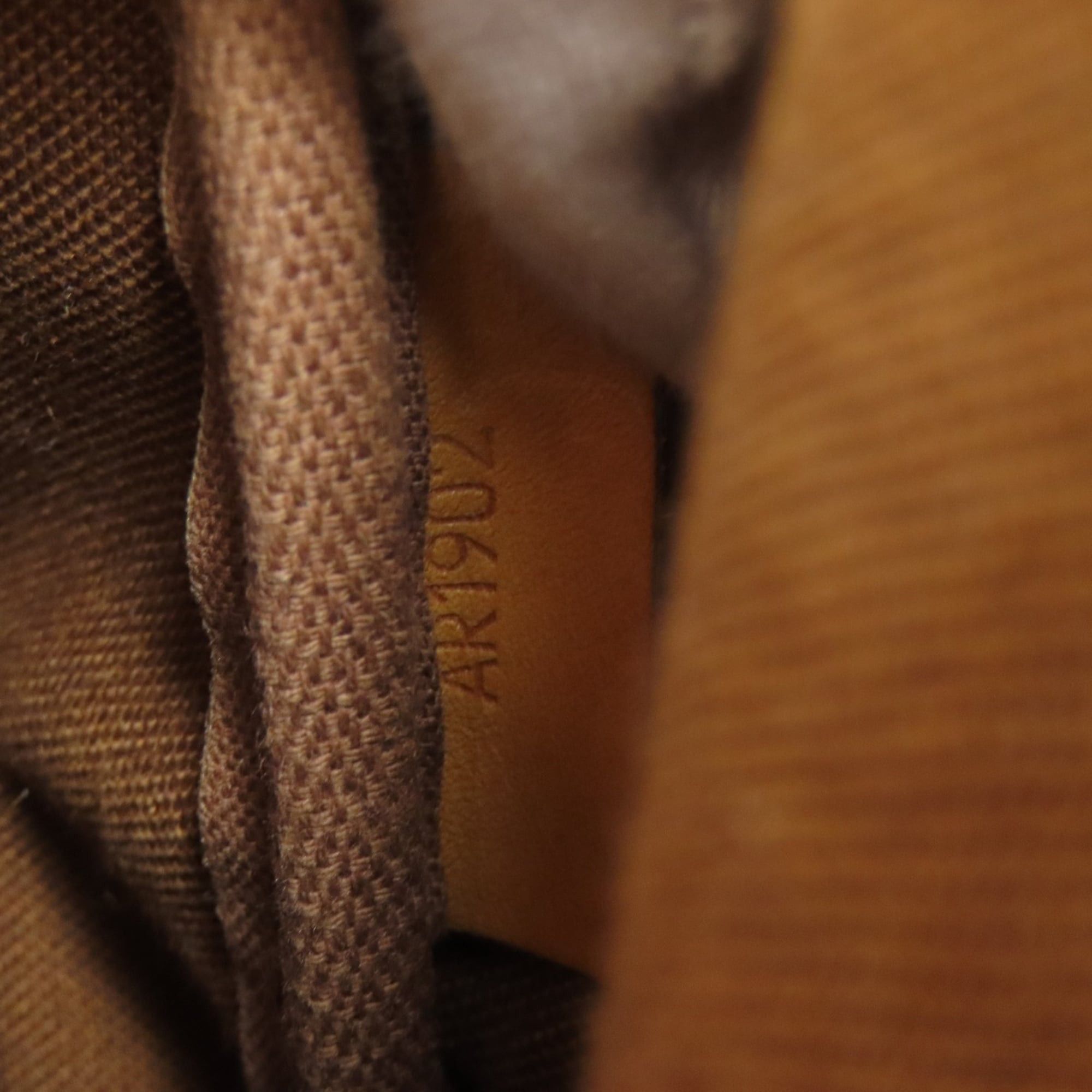 Louis Vuitton Louis Vuitton M40710 Saumur MM Shoulder Bag, Monogram Canvas, Women's LOUIS VUITTON Size ONE SIZE - 8 Thumbnail