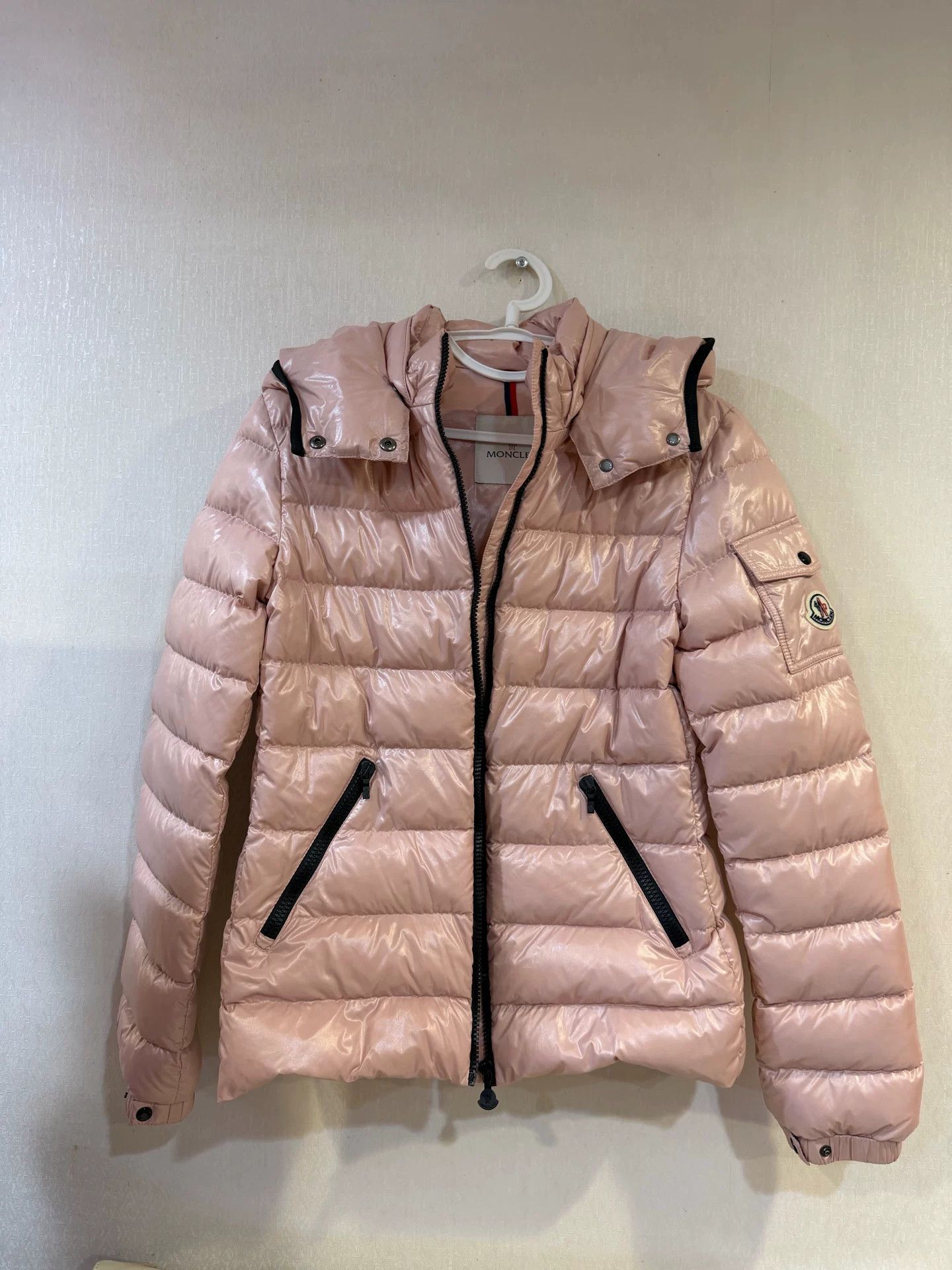 Moncler Moncler Pink Bady Glossy Hooded Down Jacket 14A Size XS / US 0-2 / IT 36-38 - 2 Thumbnail