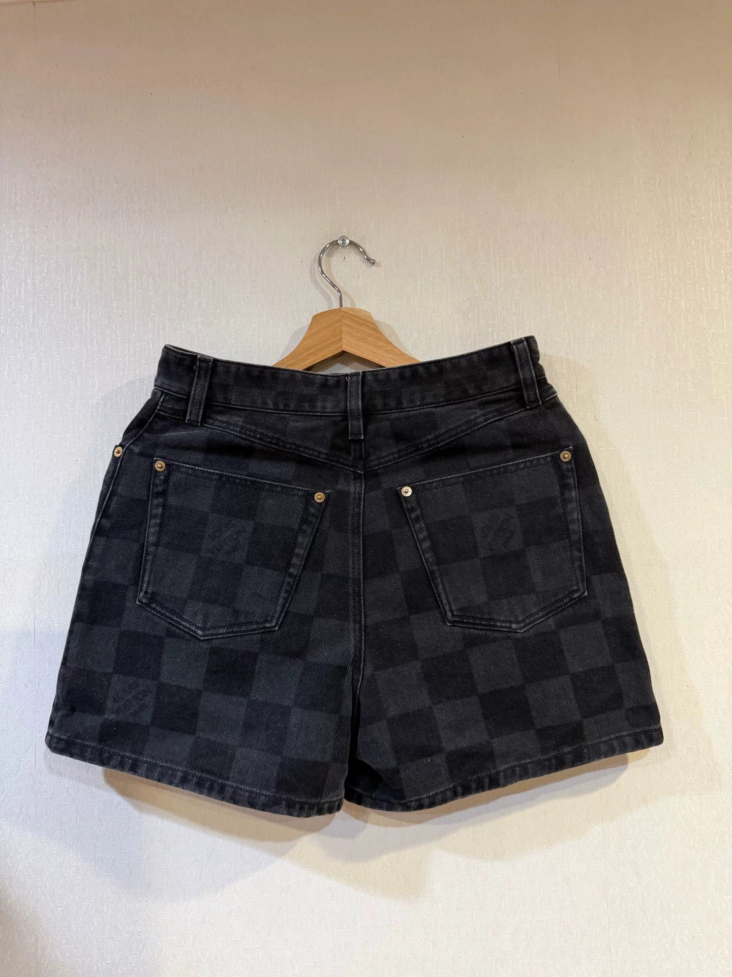 Louis Vuitton Louis Vuitton Damier Pattern Denim Shorts Size 38 Size 27" / US 4 / IT 40 - 3 Thumbnail