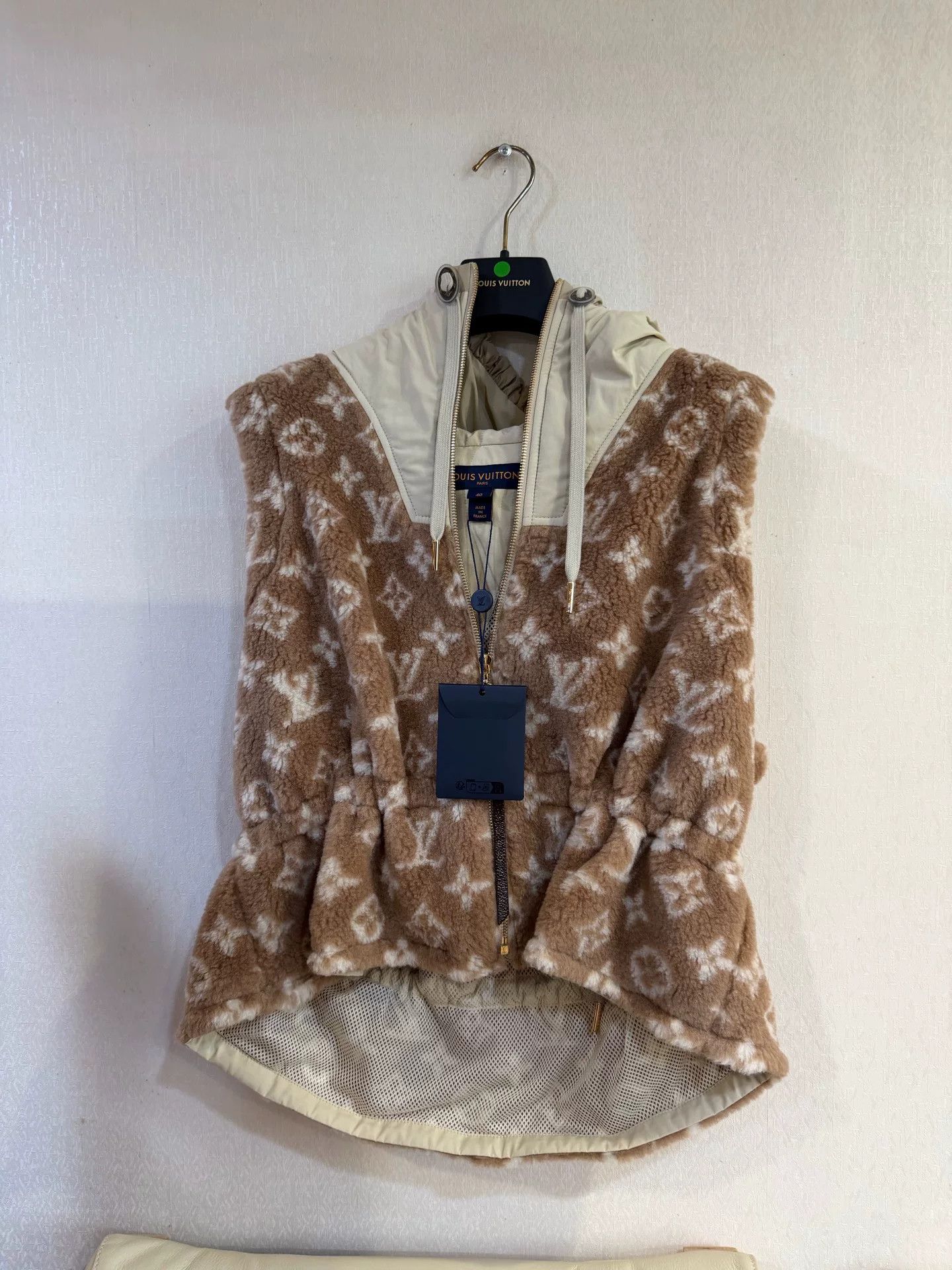 Louis Vuitton Louis Vuitton Monogram Teddy Hooded Vest 40 Size M / US 6-8 / IT 42-44 - 2 Thumbnail