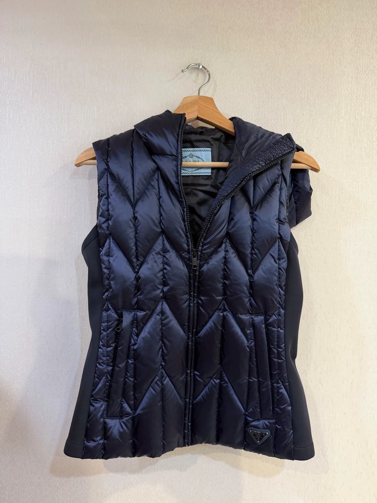 Prada Prada Triangle Logo Hooded Down Puffer Vest IT 38 Size XS / US 0-2 / IT 36-38 - 2 Thumbnail