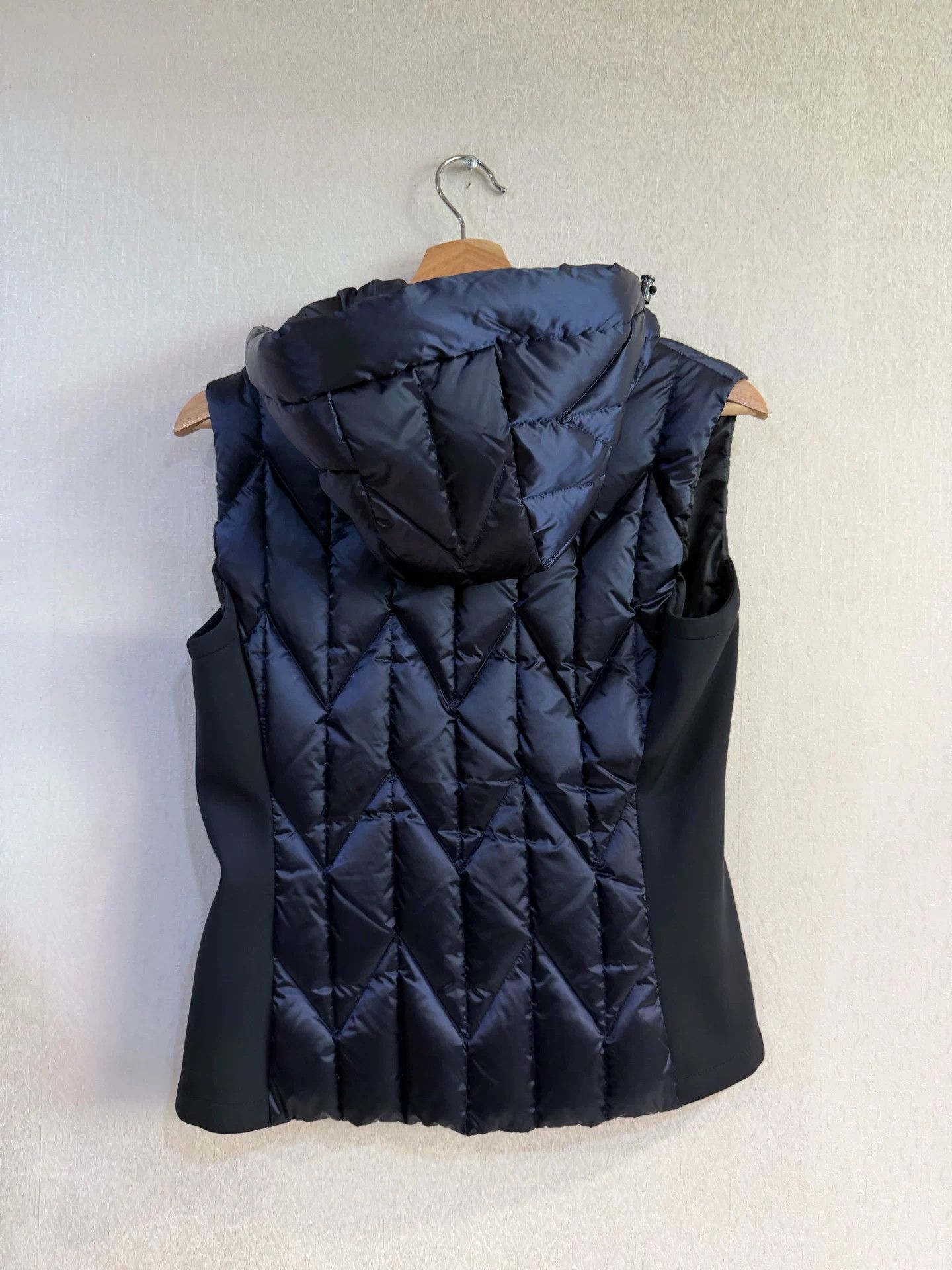 Prada Prada Triangle Logo Hooded Down Puffer Vest IT 38 Size XS / US 0-2 / IT 36-38 - 3 Thumbnail