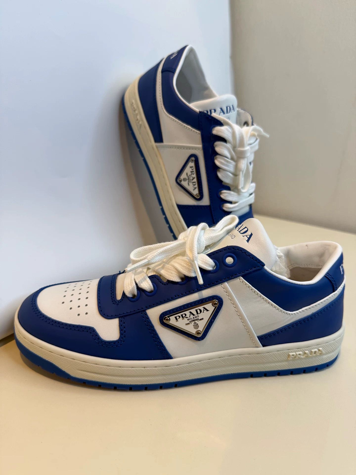 Prada Prada White & Blue Leather Sneakers 37.5 Size US 7.5 / IT 37.5 - 3 Thumbnail