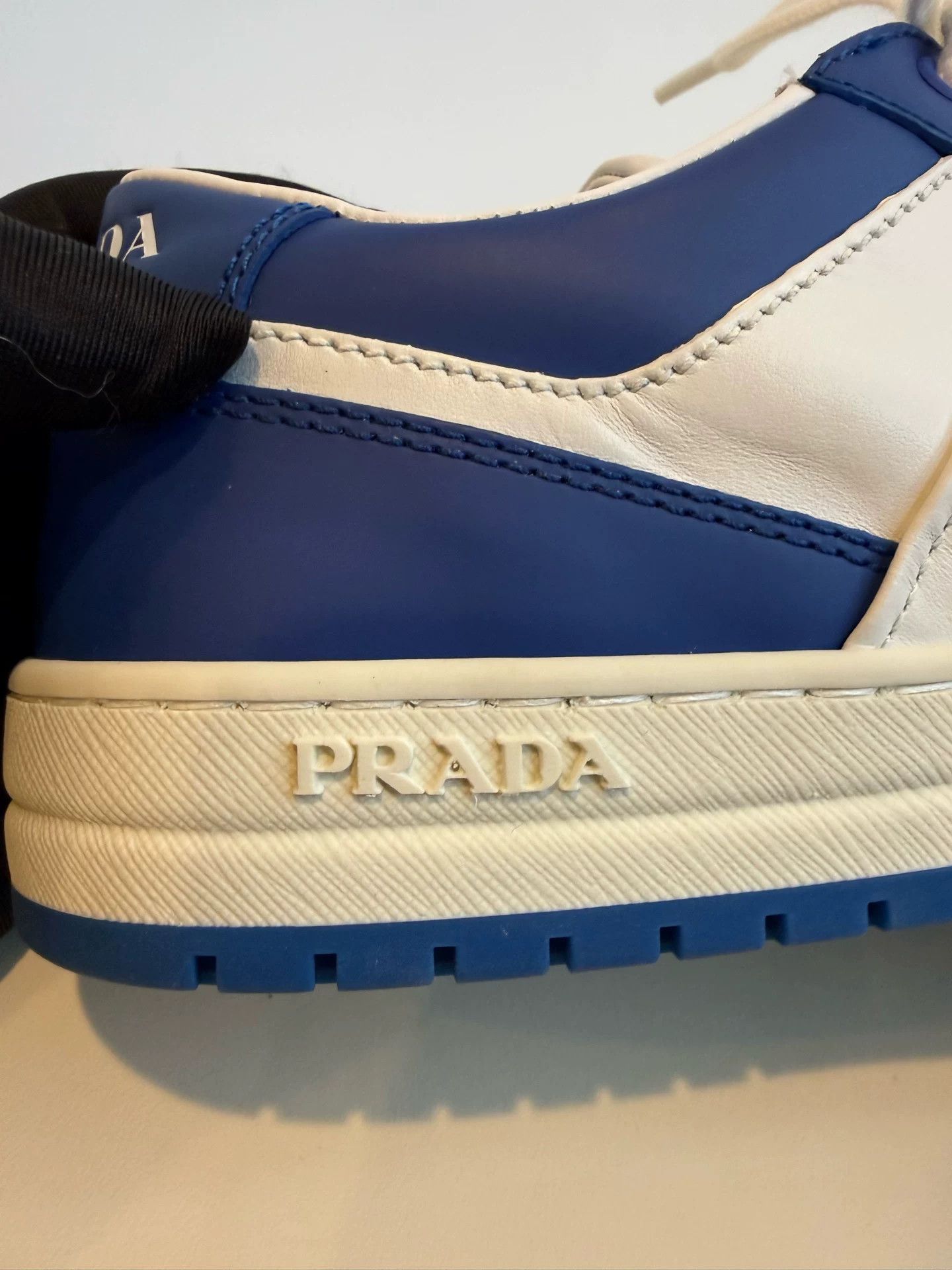 Prada Prada White & Blue Leather Sneakers 37.5 Size US 7.5 / IT 37.5 - 6 Thumbnail