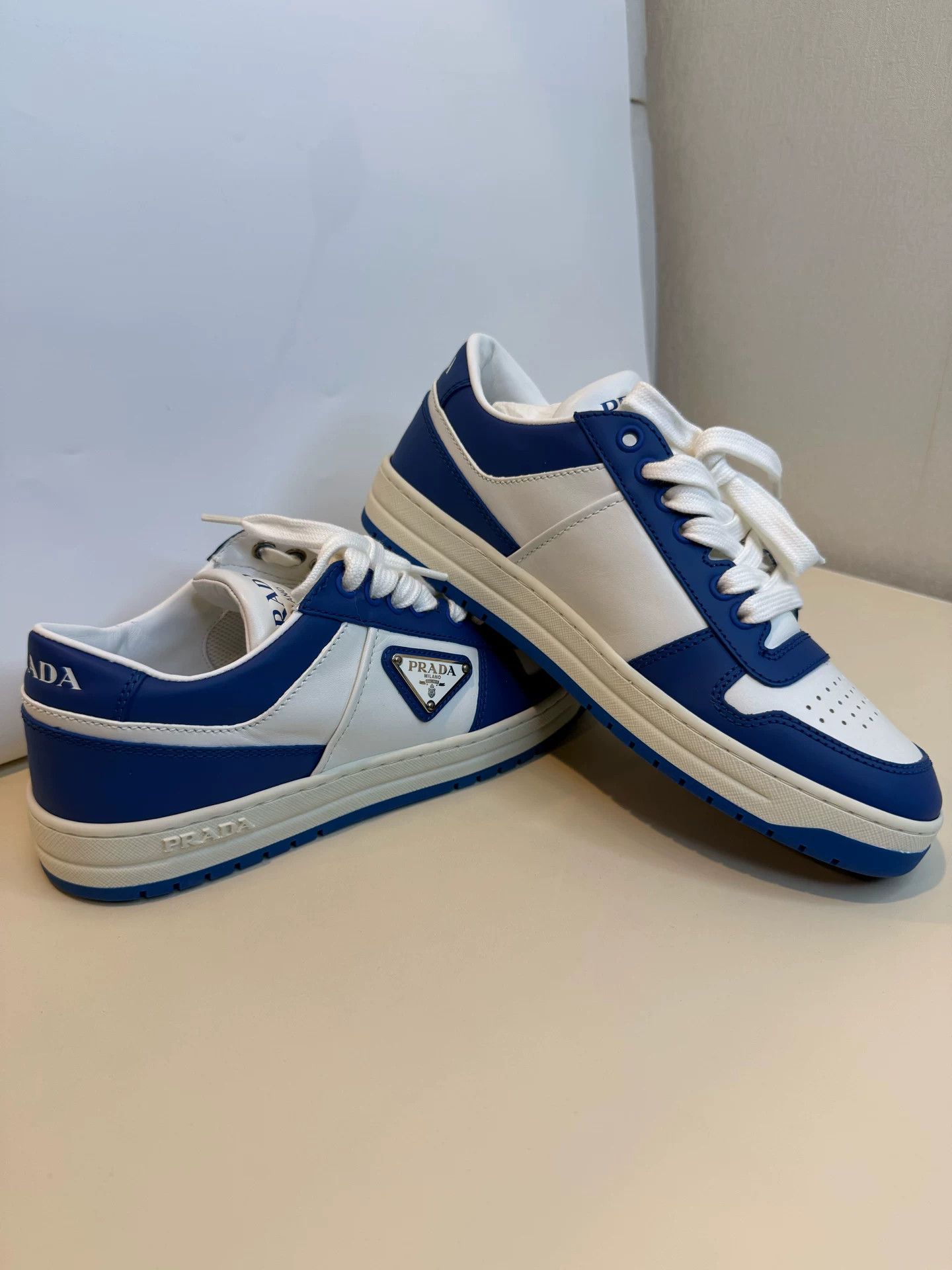 Prada Prada White & Blue Leather Sneakers 37.5 Size US 7.5 / IT 37.5 - 2 Thumbnail